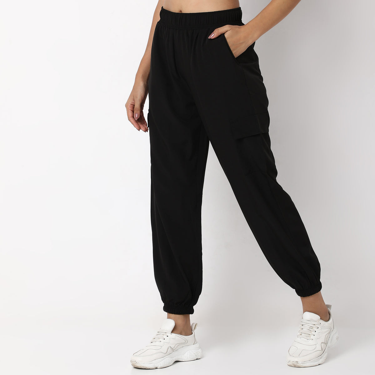 Regular Fit Solid Mid Rise Joggers