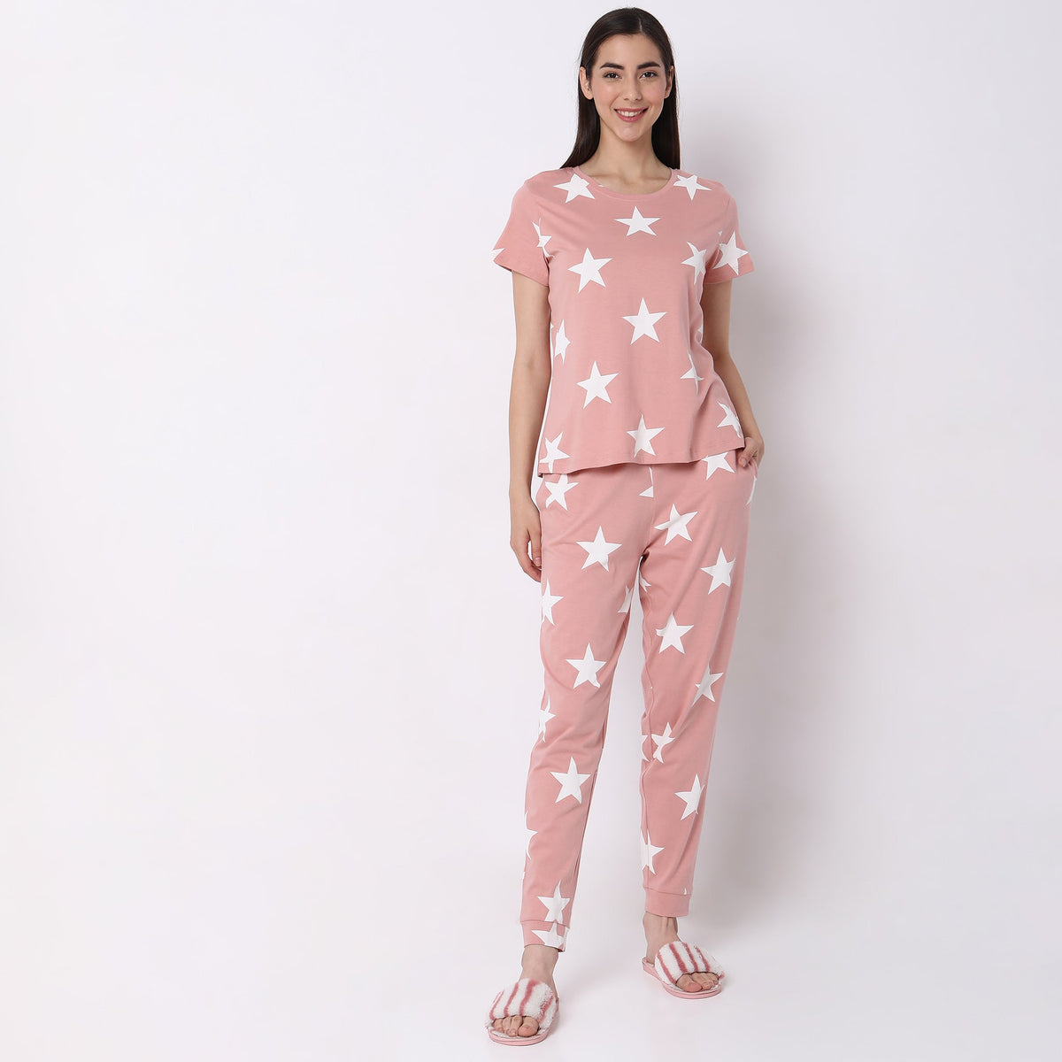 Women Wearing Regular Fit Printed Mid Rise Pyjama