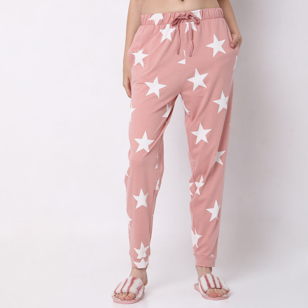 Women Wearing Regular Fit Printed Mid Rise Pyjama