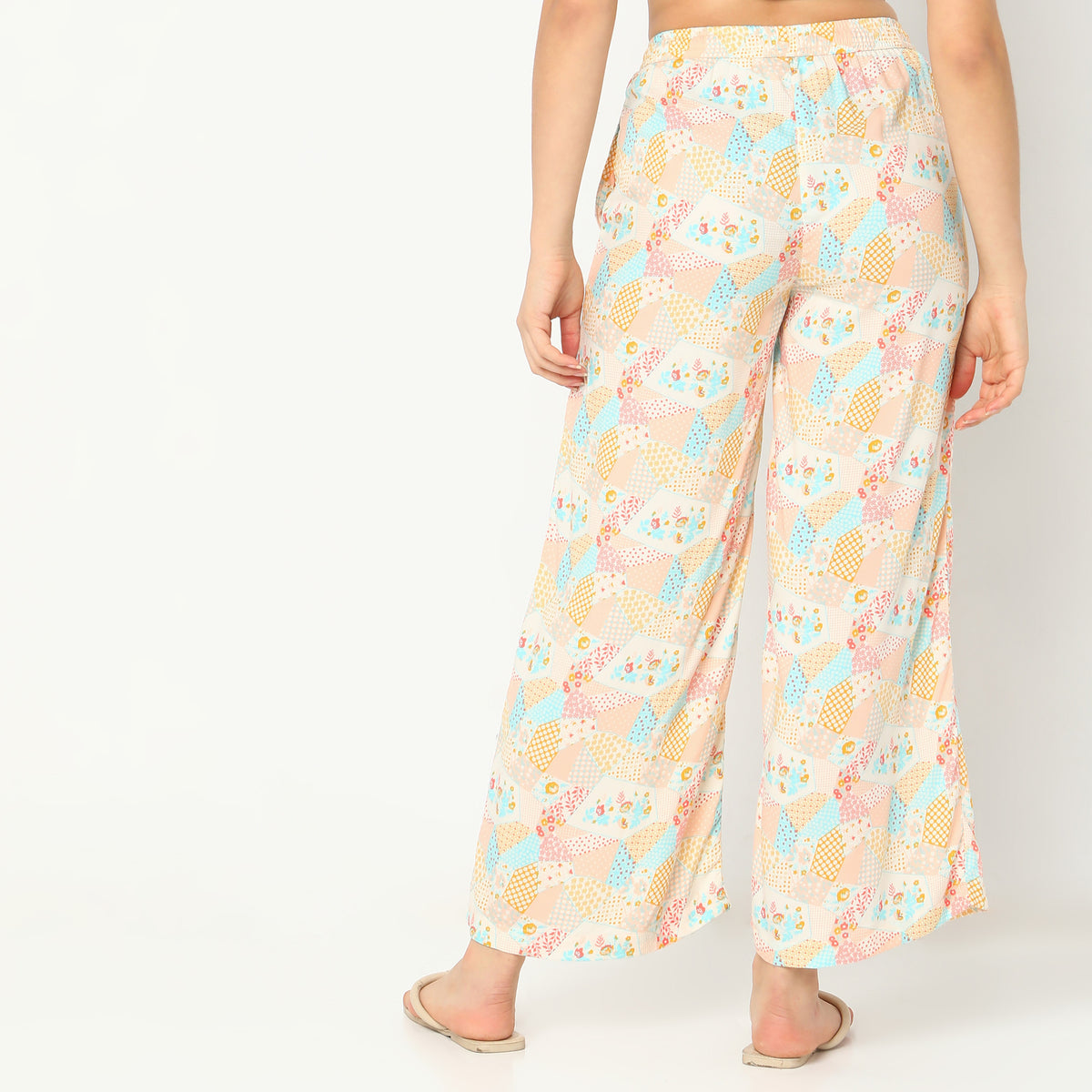 Regular Fit Printed Mid Rise Pants