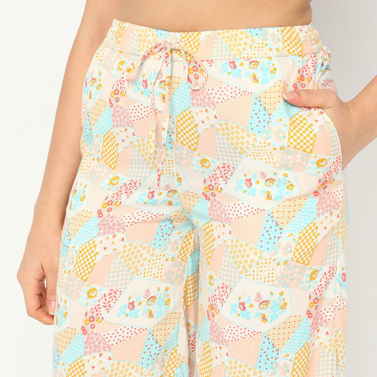 Regular Fit Printed Mid Rise Pants