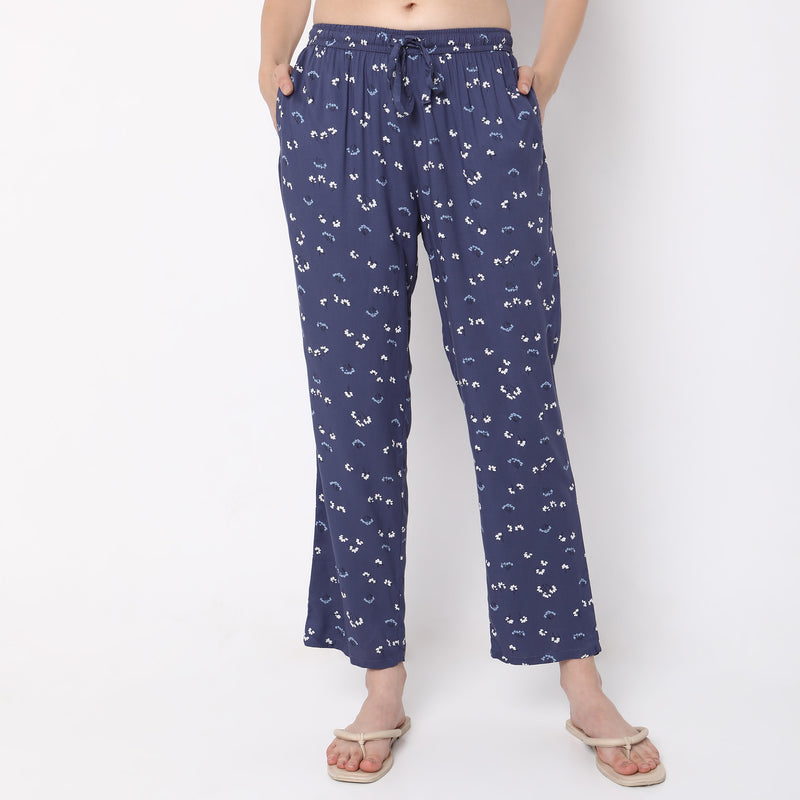 Regular Fit Floral Mid Rise Pyjamas