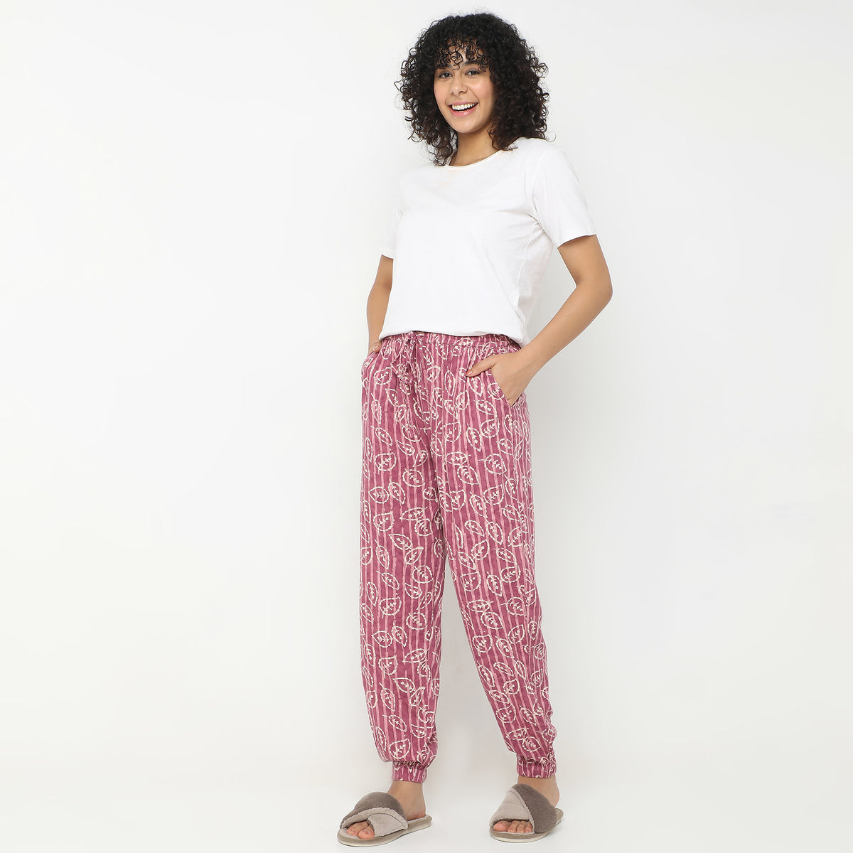 Regular Fit Printed Mid Rise Joggers