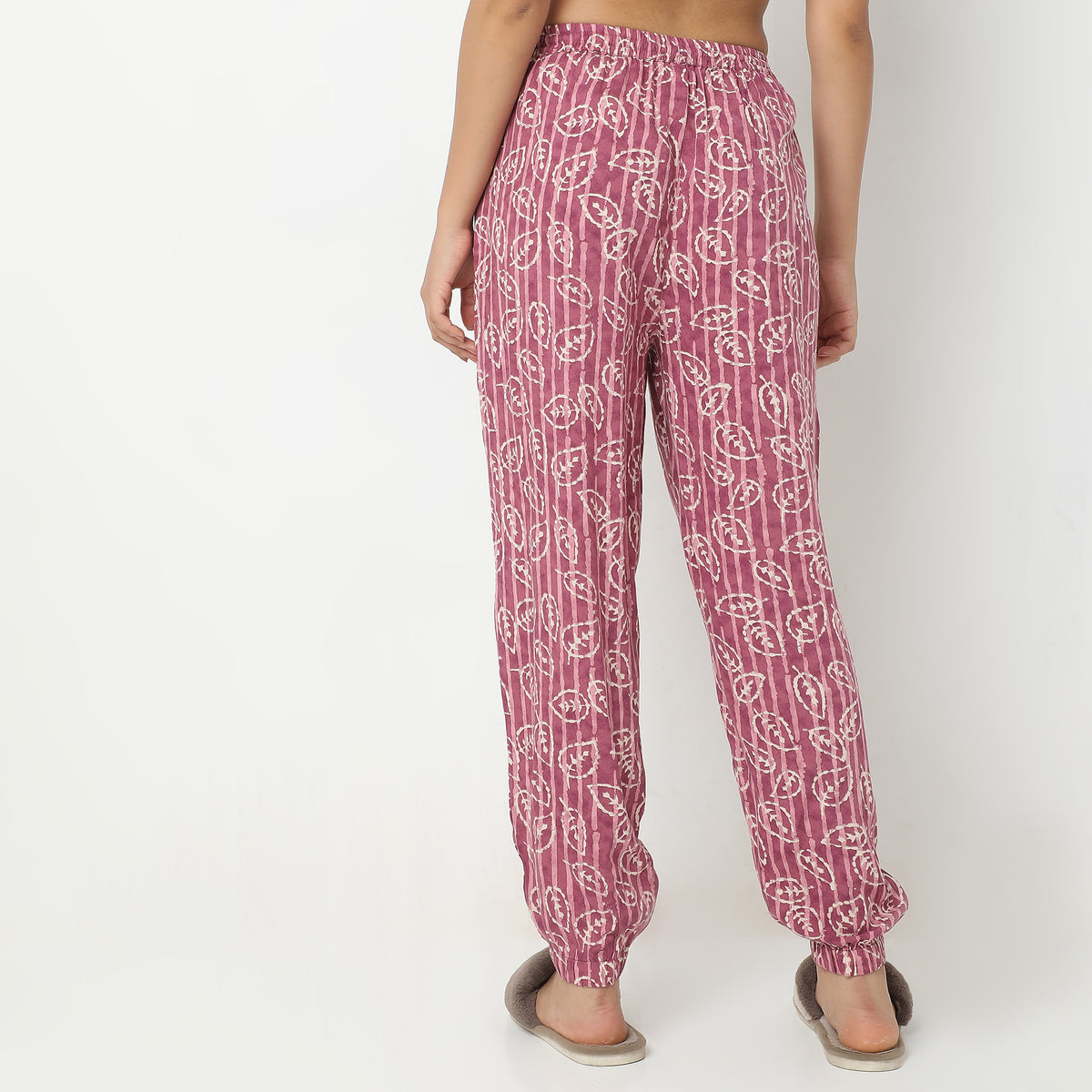 Regular Fit Printed Mid Rise Joggers