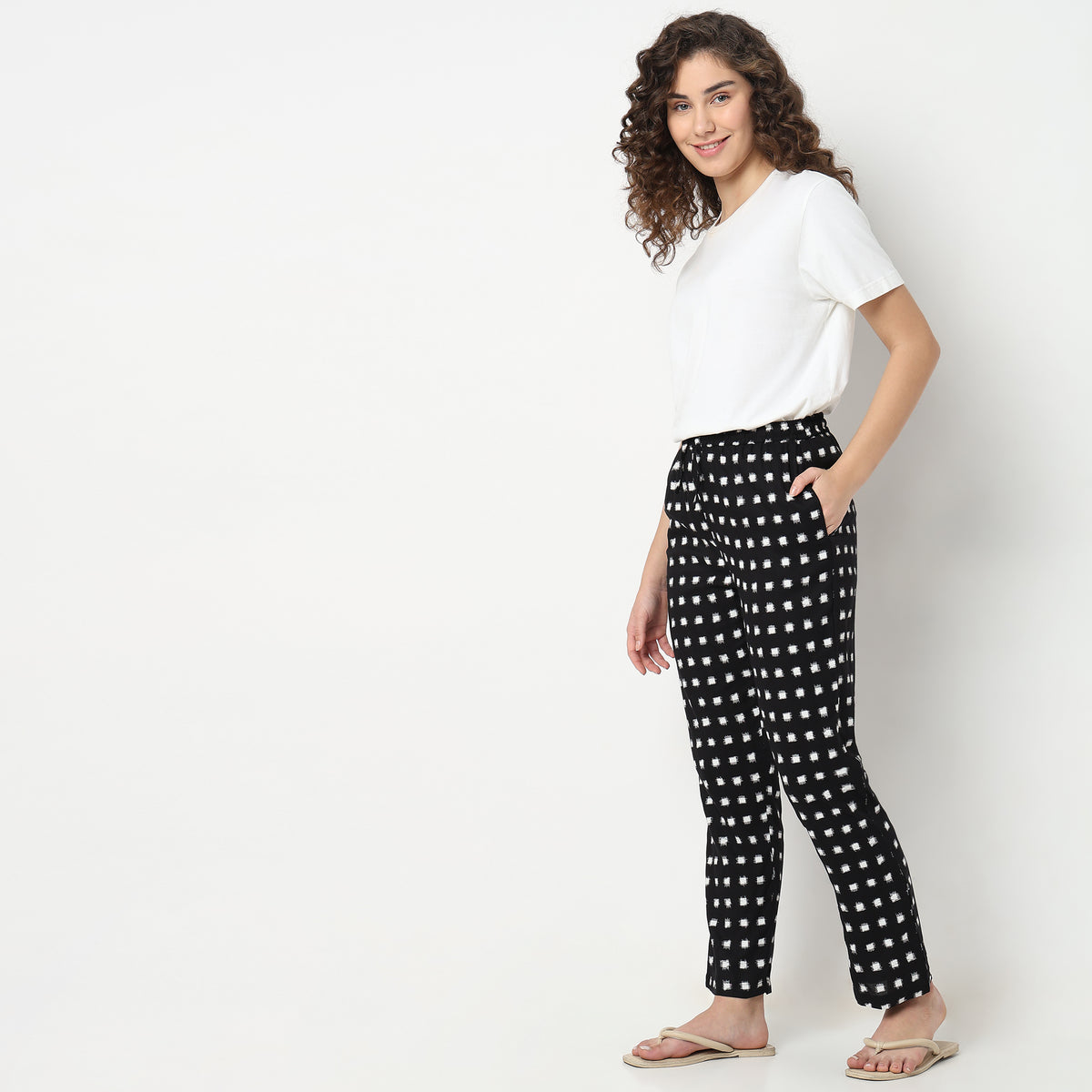 Regular Fit Printed Mid Rise Pyjamas