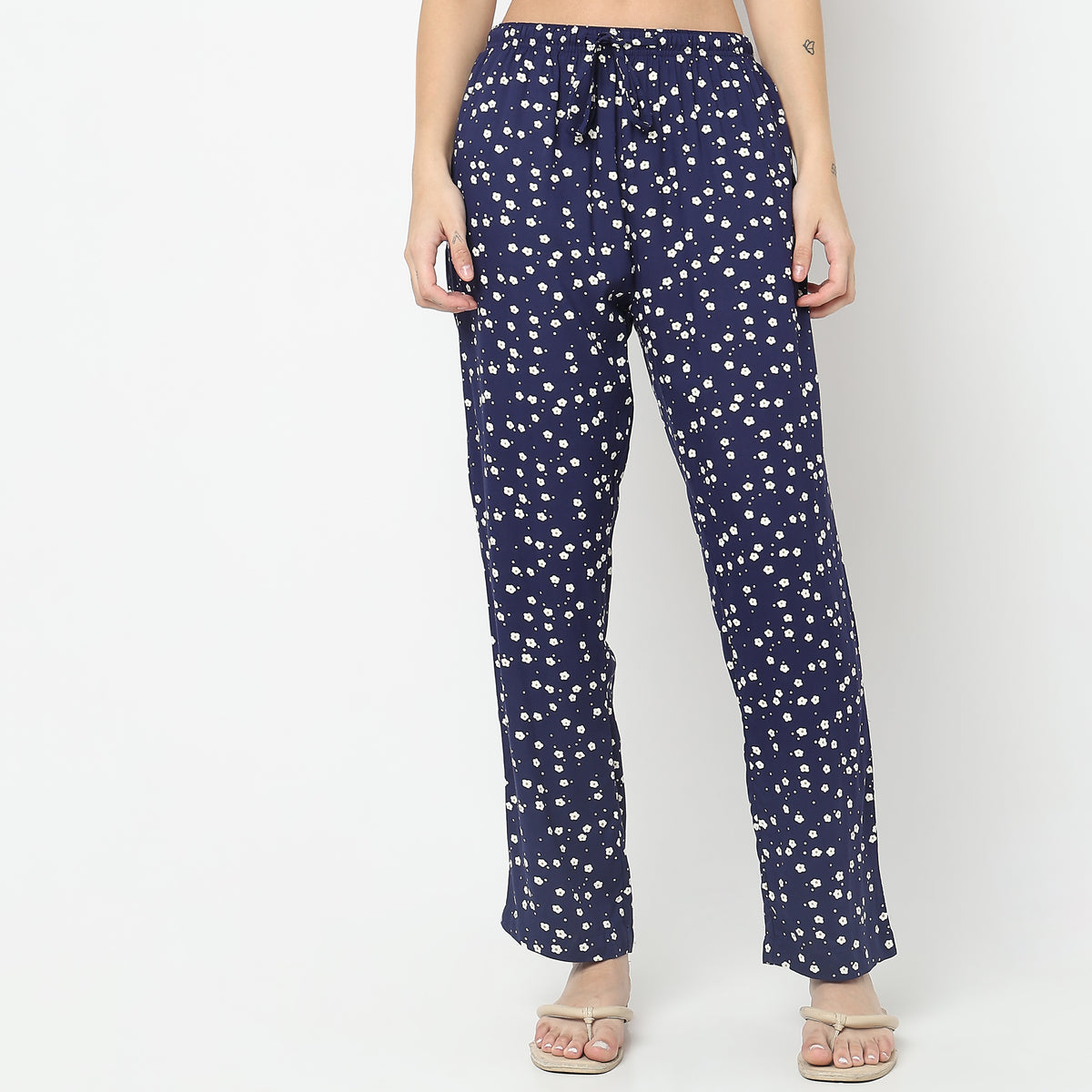 Regular Fit Floral Mid Rise Pyjamas