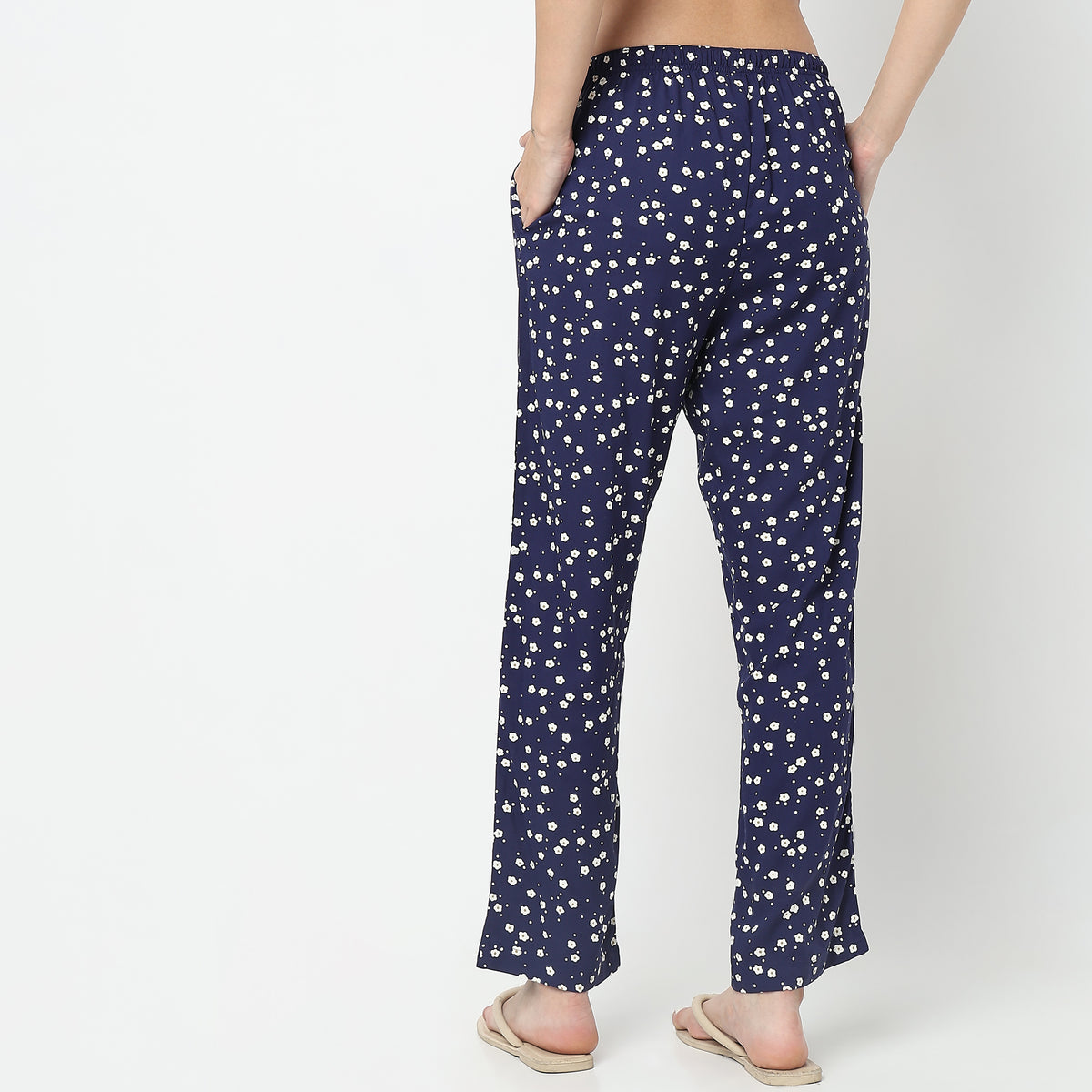 Regular Fit Floral Mid Rise Pyjamas