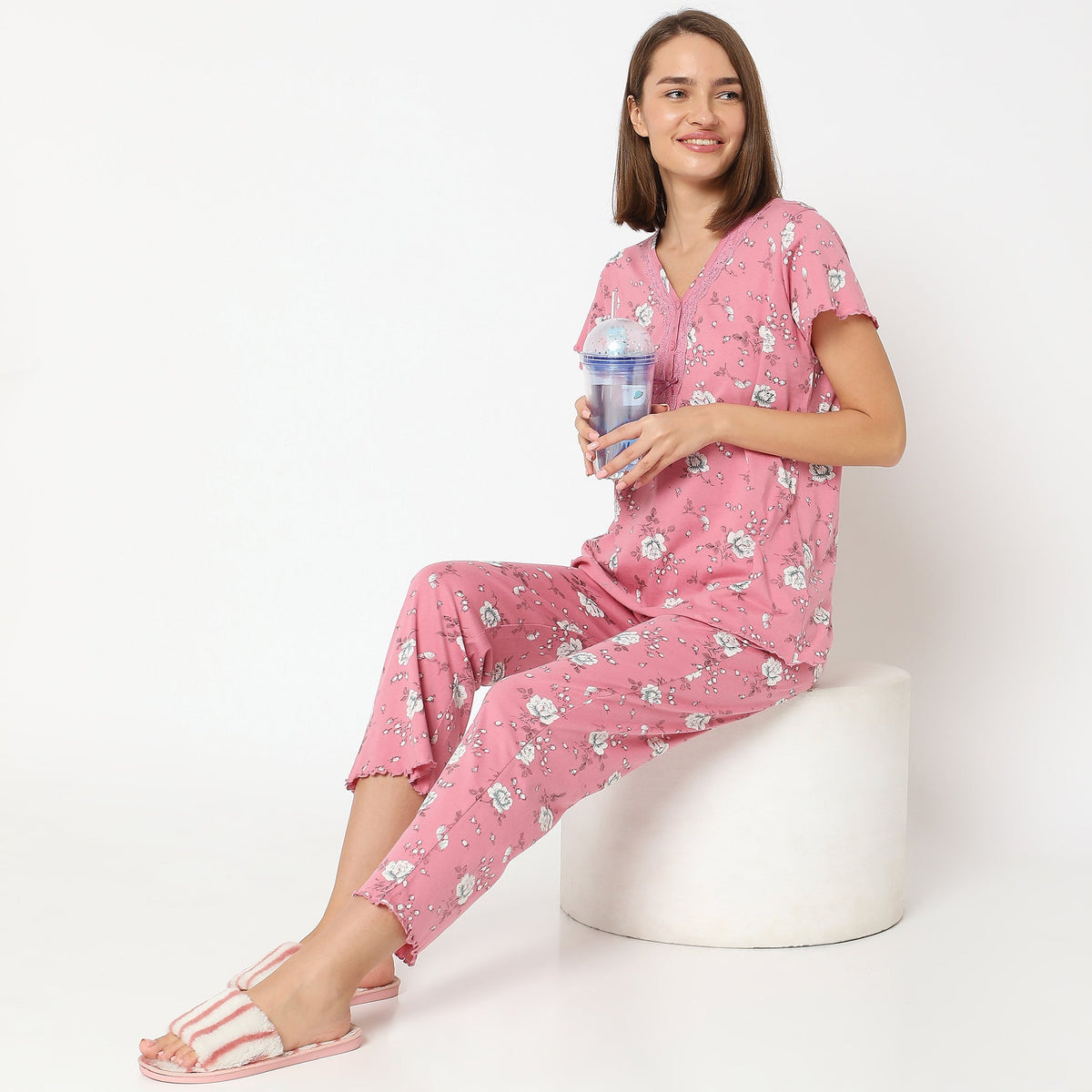 Women Wearing Regular Fit Printed Sleepwear Set