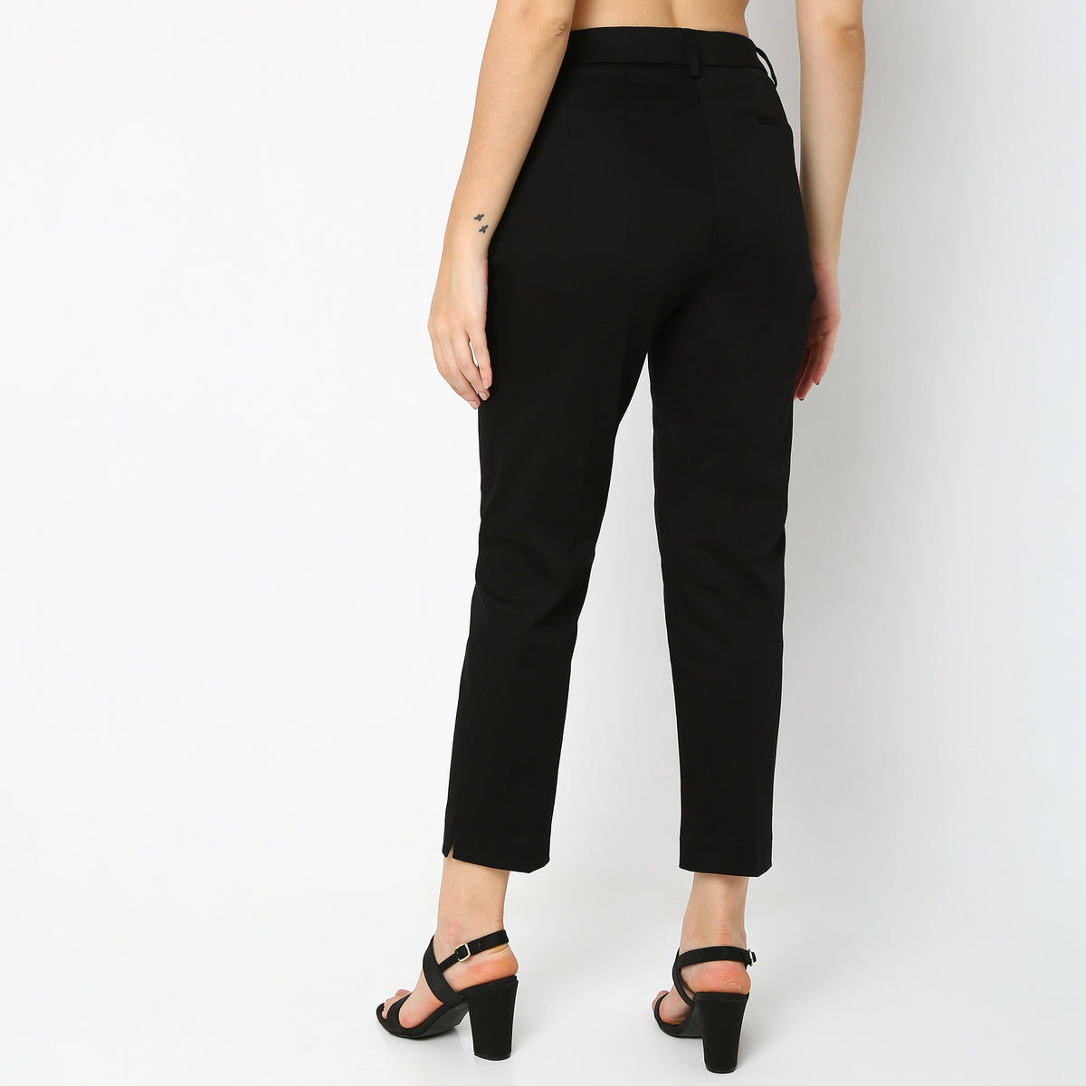 Regular Fit Solid Mid Rise Trousers