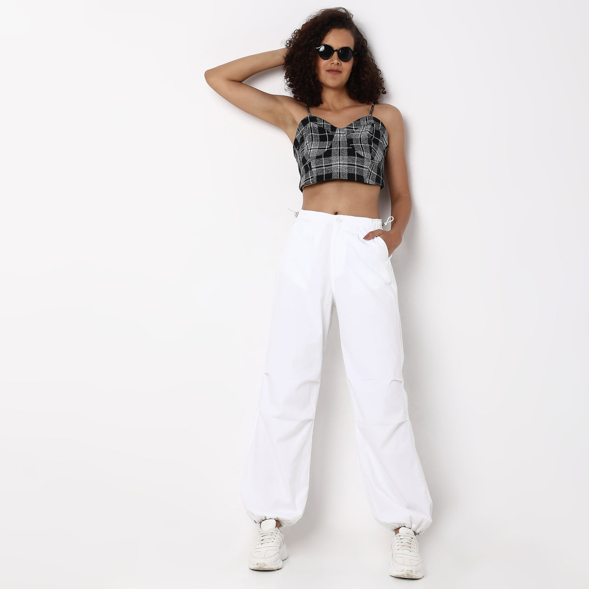 Regular Fit Solid Mid Rise Trousers