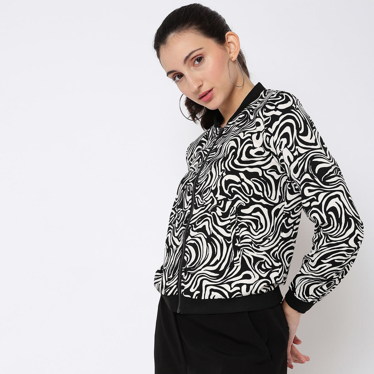 Women Wearing Regular Fit Printed Jacket