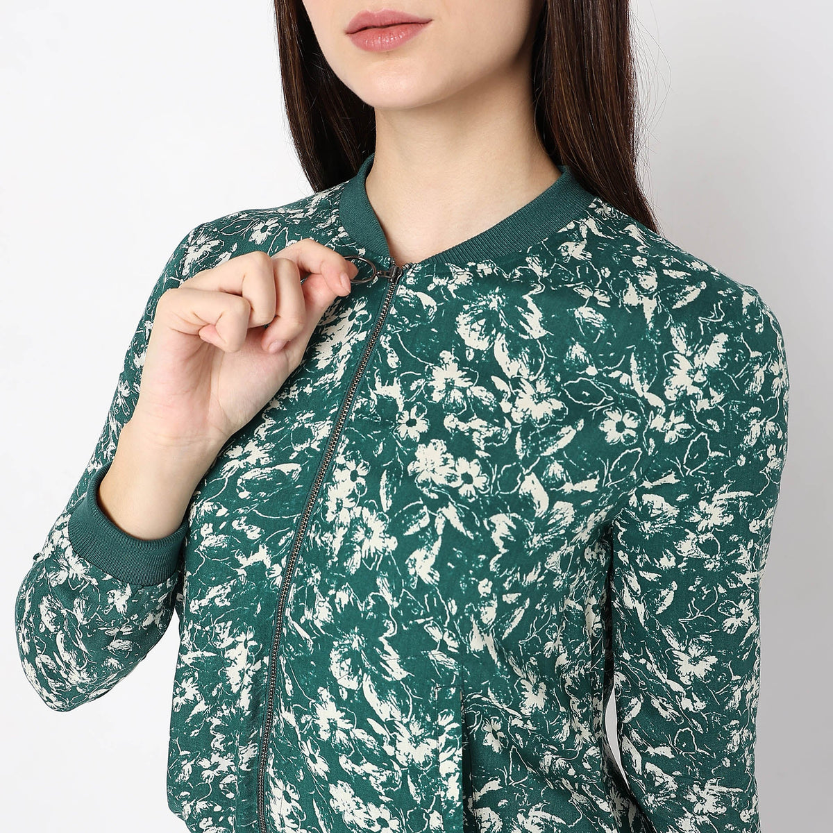 Women Wearing Regular Fit Printed Jacket