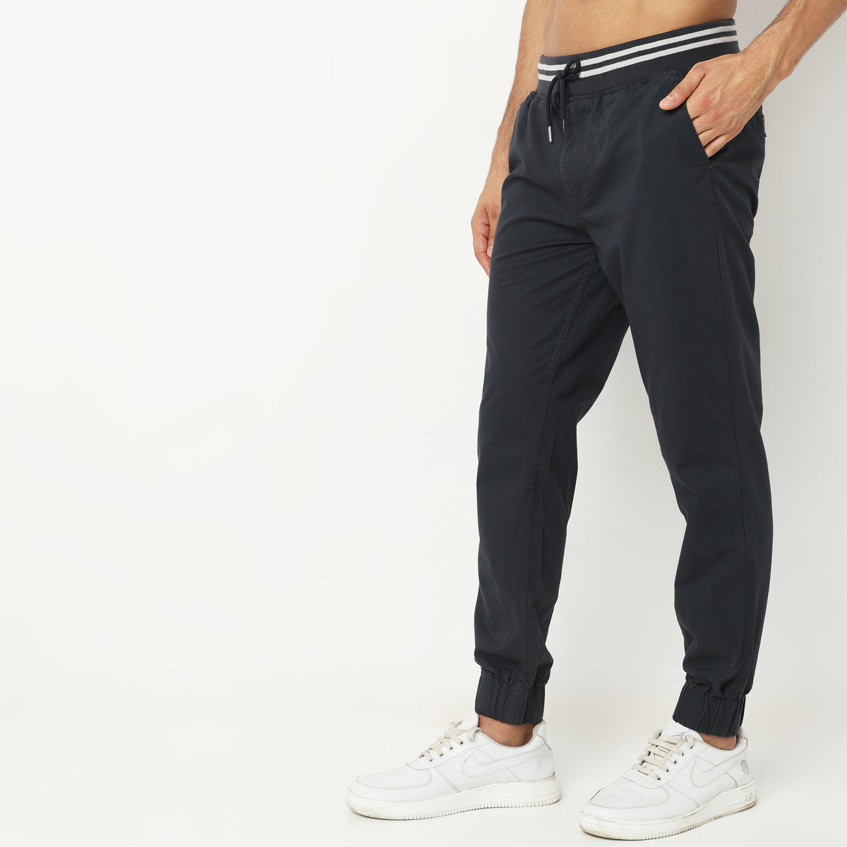 Regular Fit Solid Mid Rise Joggers