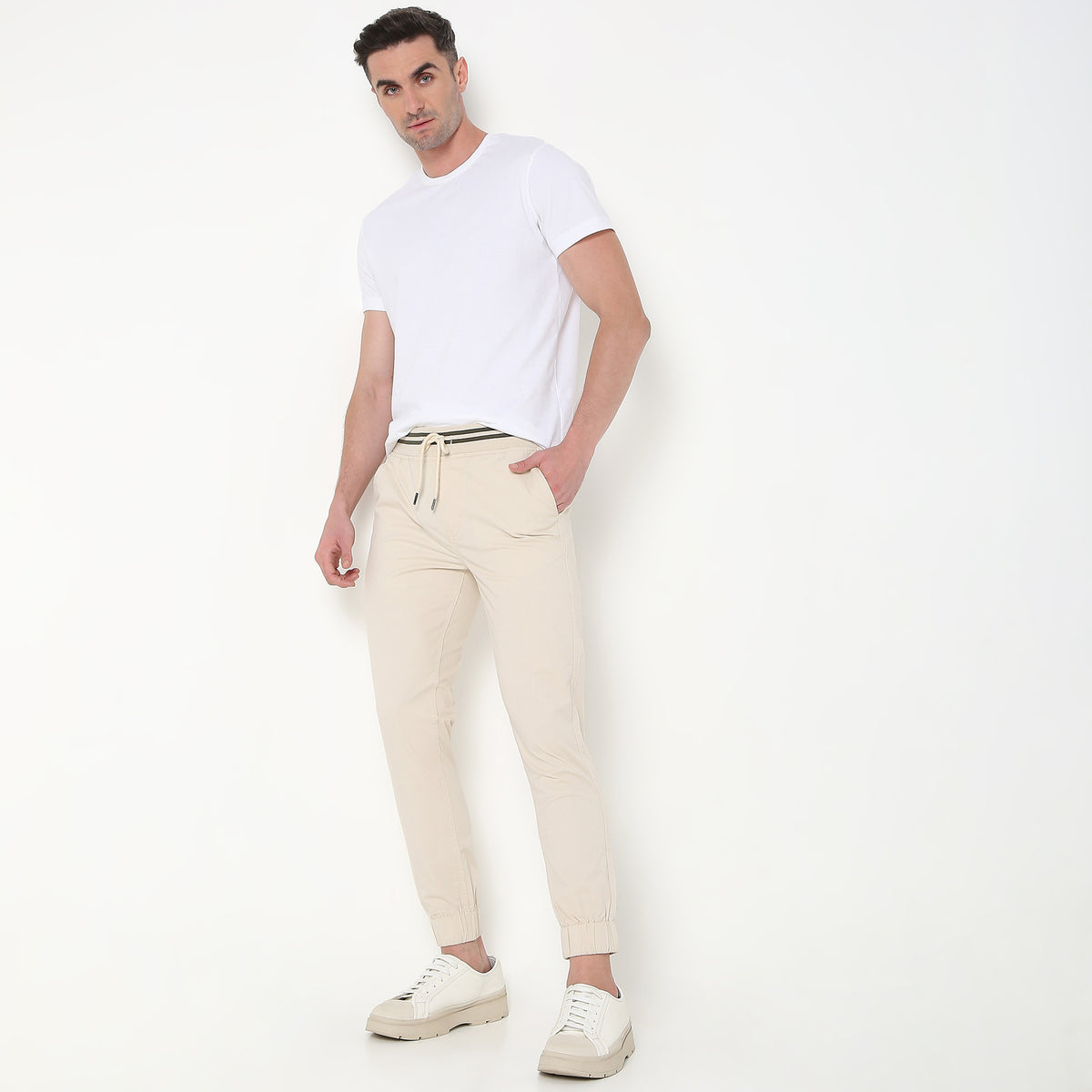 Regular Fit Solid Mid Rise Joggers