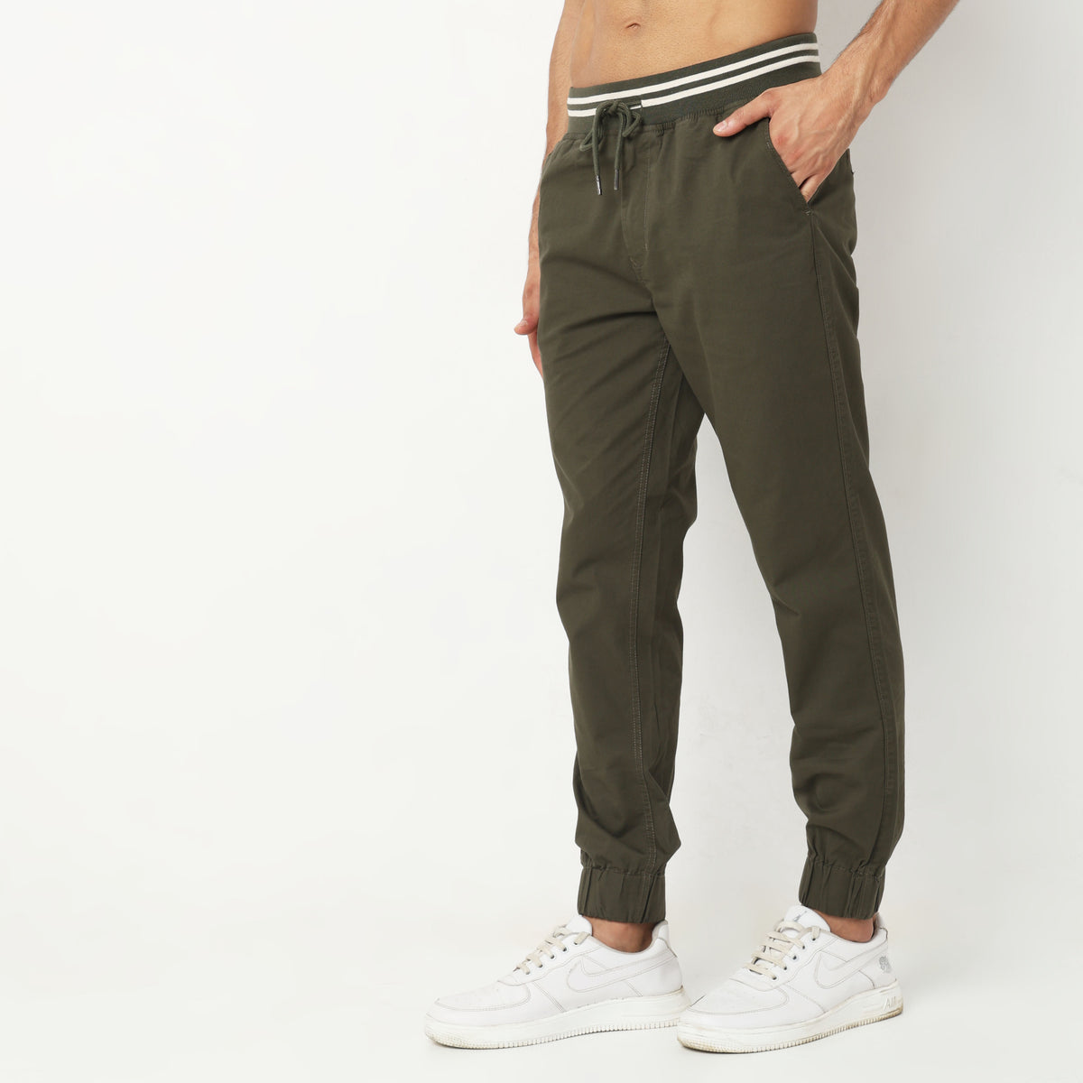 Regular Fit Solid Mid Rise Joggers