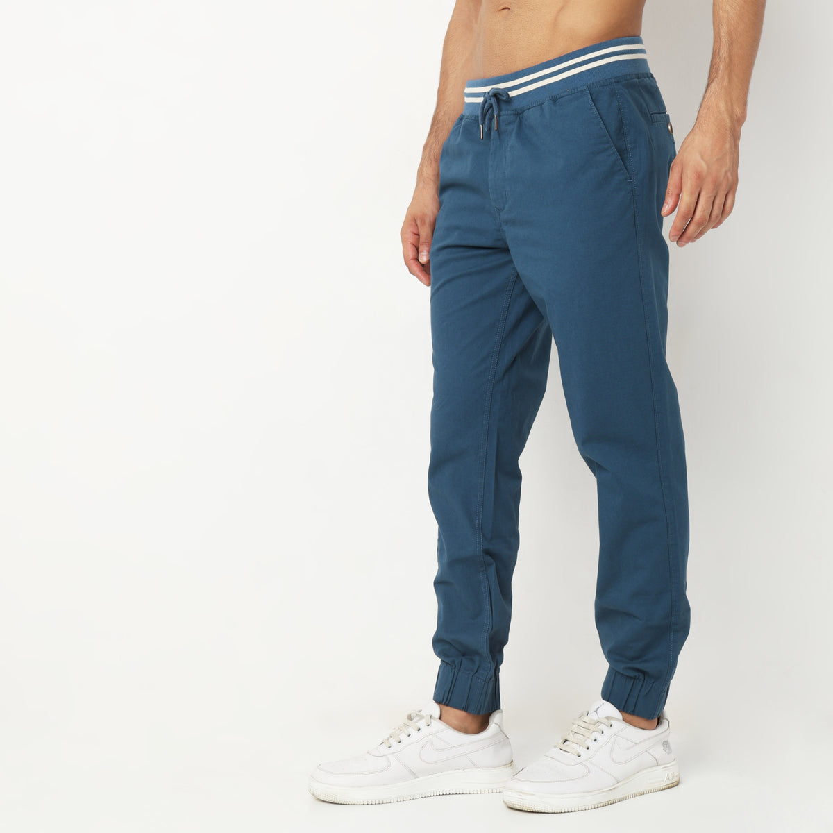 Regular Fit Solid Mid Rise Joggers