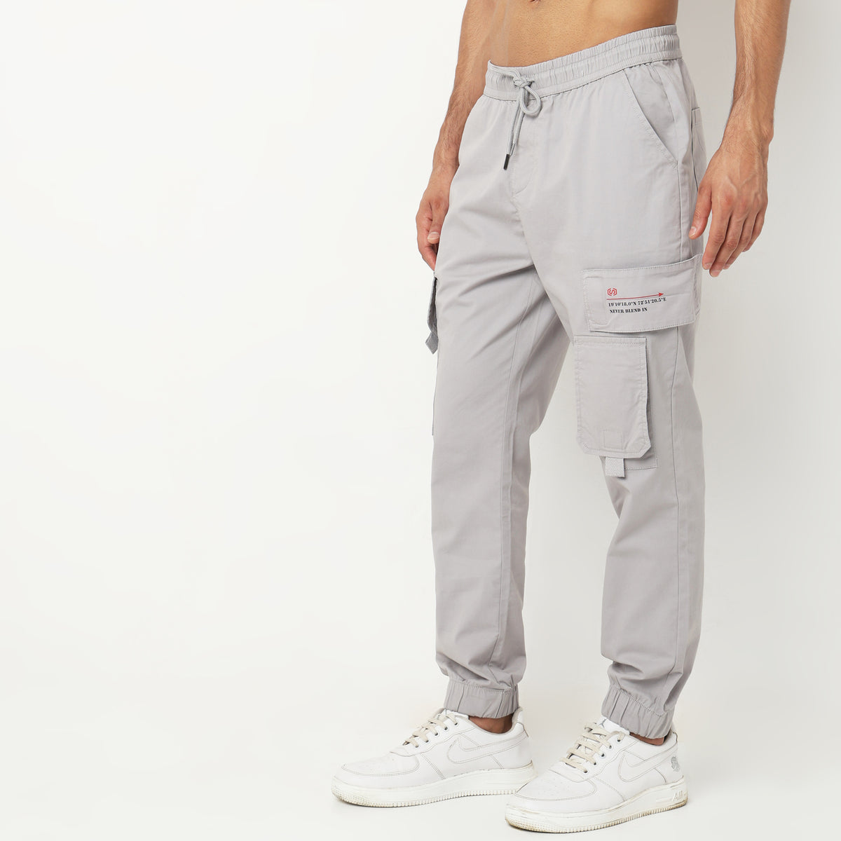 Regular Fit Solid Mid Rise Cargos