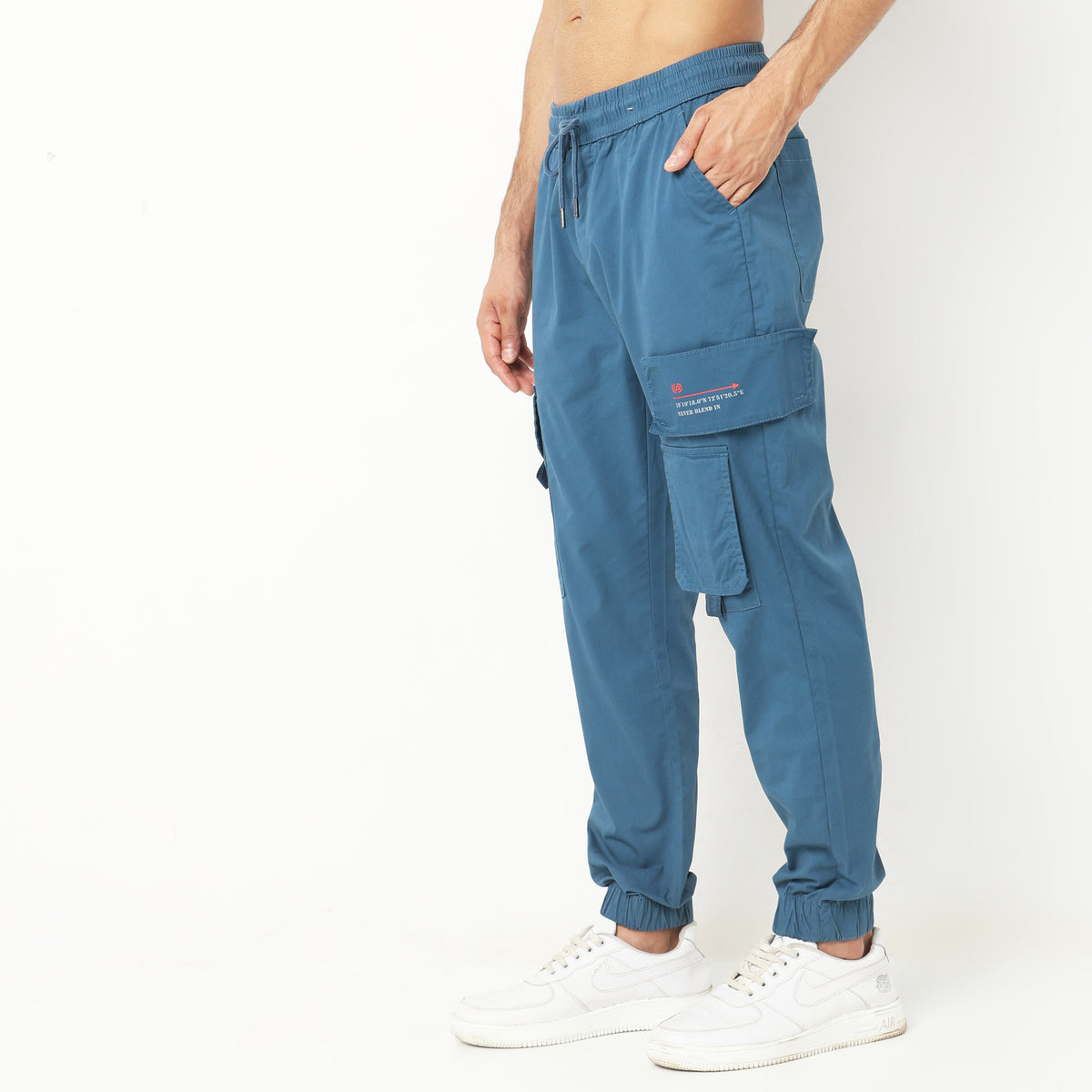 Regular Fit Solid Mid Rise Cargos