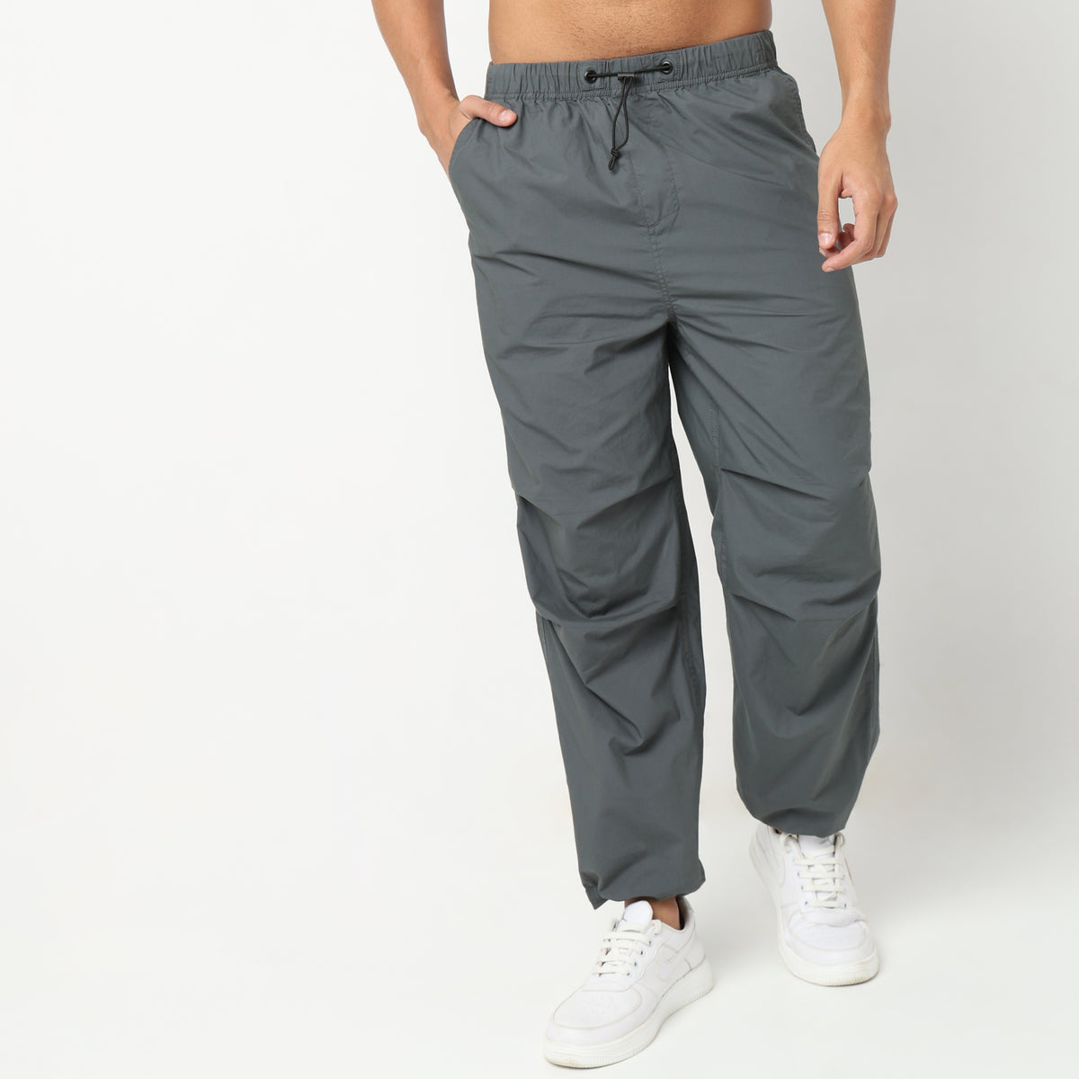 Regular Fit Solid Mid Rise Cargos