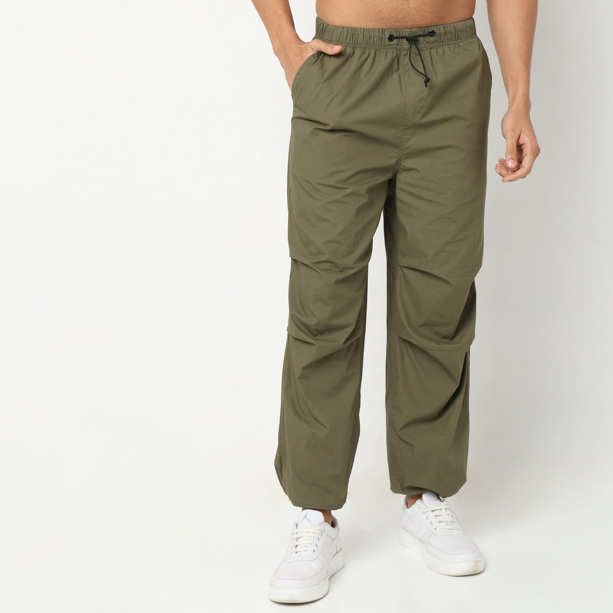 Regular Fit Solid Mid Rise Cargos