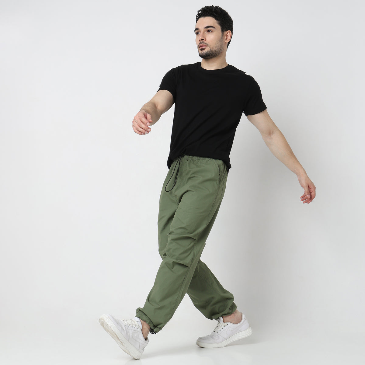 Regular Fit Solid Mid Rise Cargos