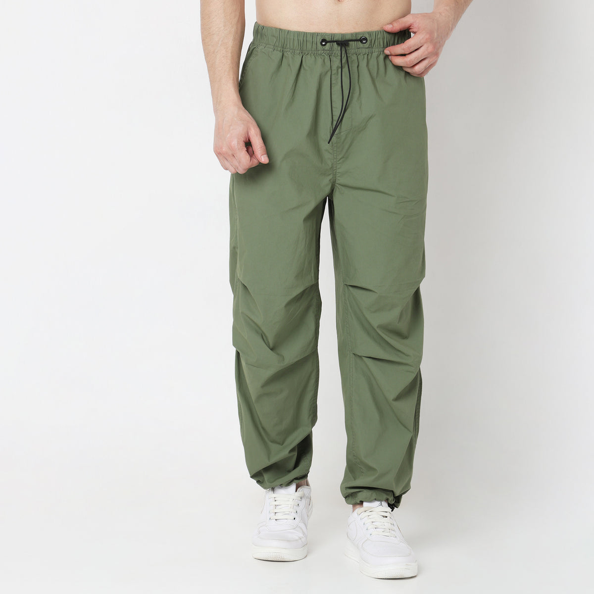 Regular Fit Solid Mid Rise Cargos