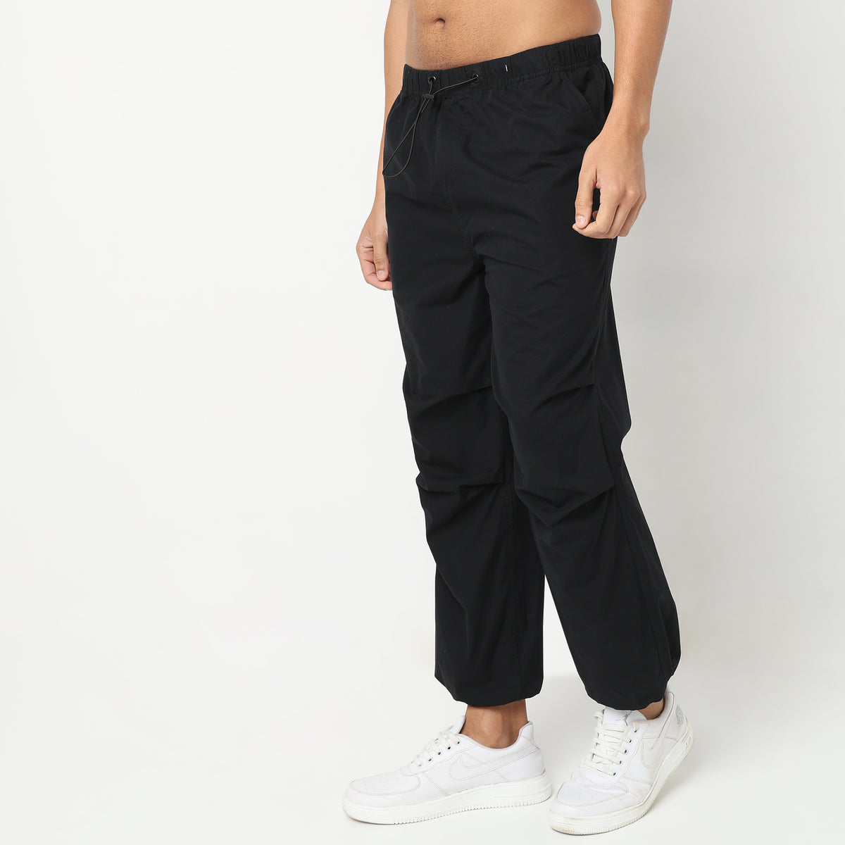 Regular Fit Solid Mid Rise Cargos