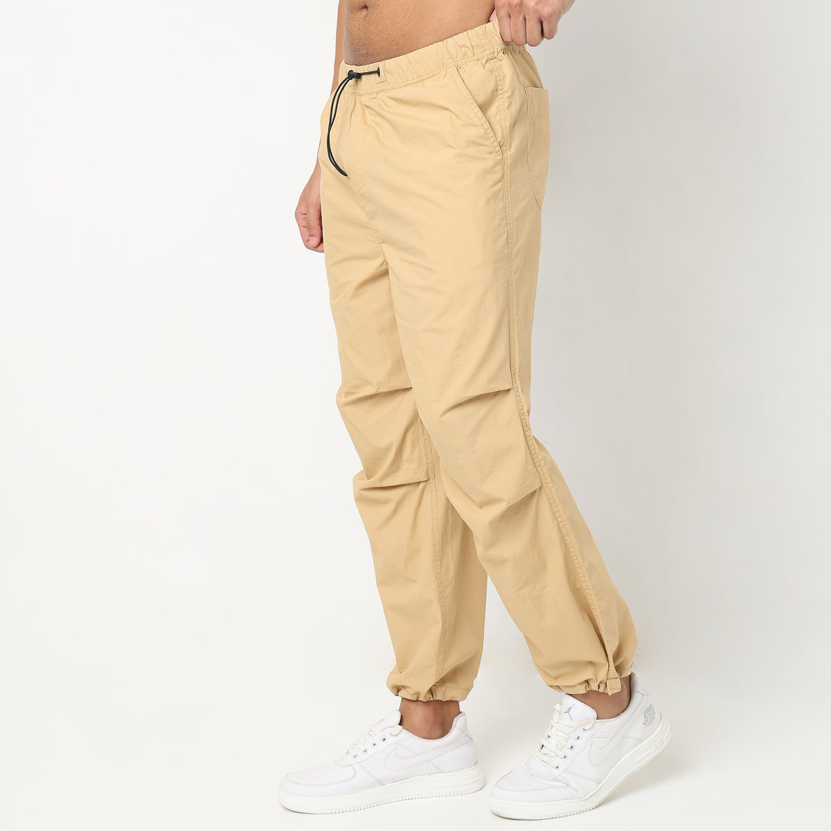 Regular Fit Solid Mid Rise Cargos