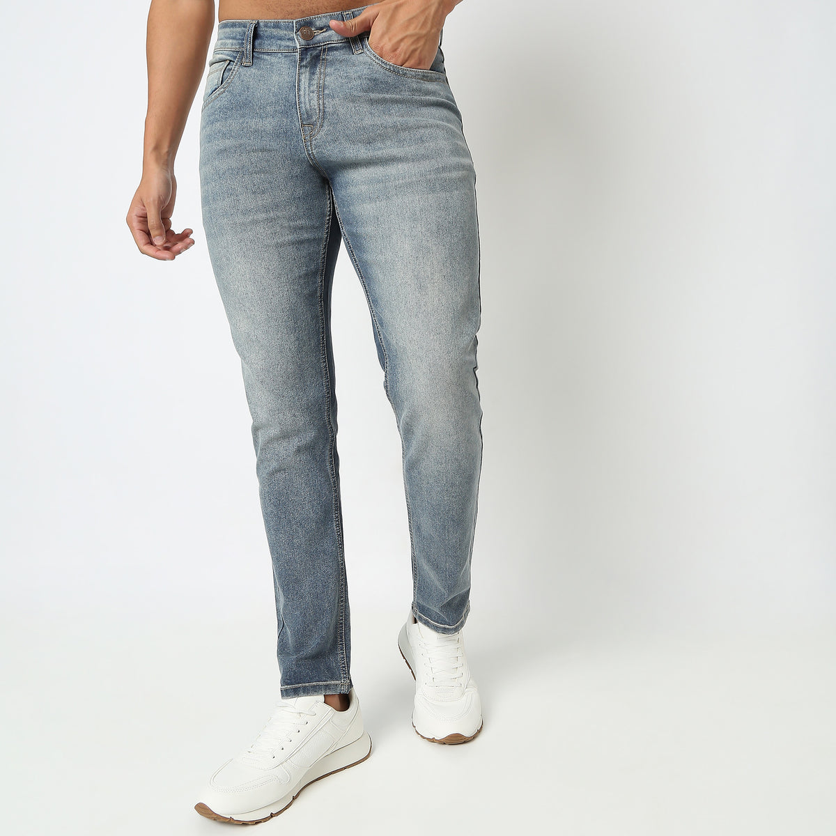 Regular Fit Solid Mid Rise Jeans