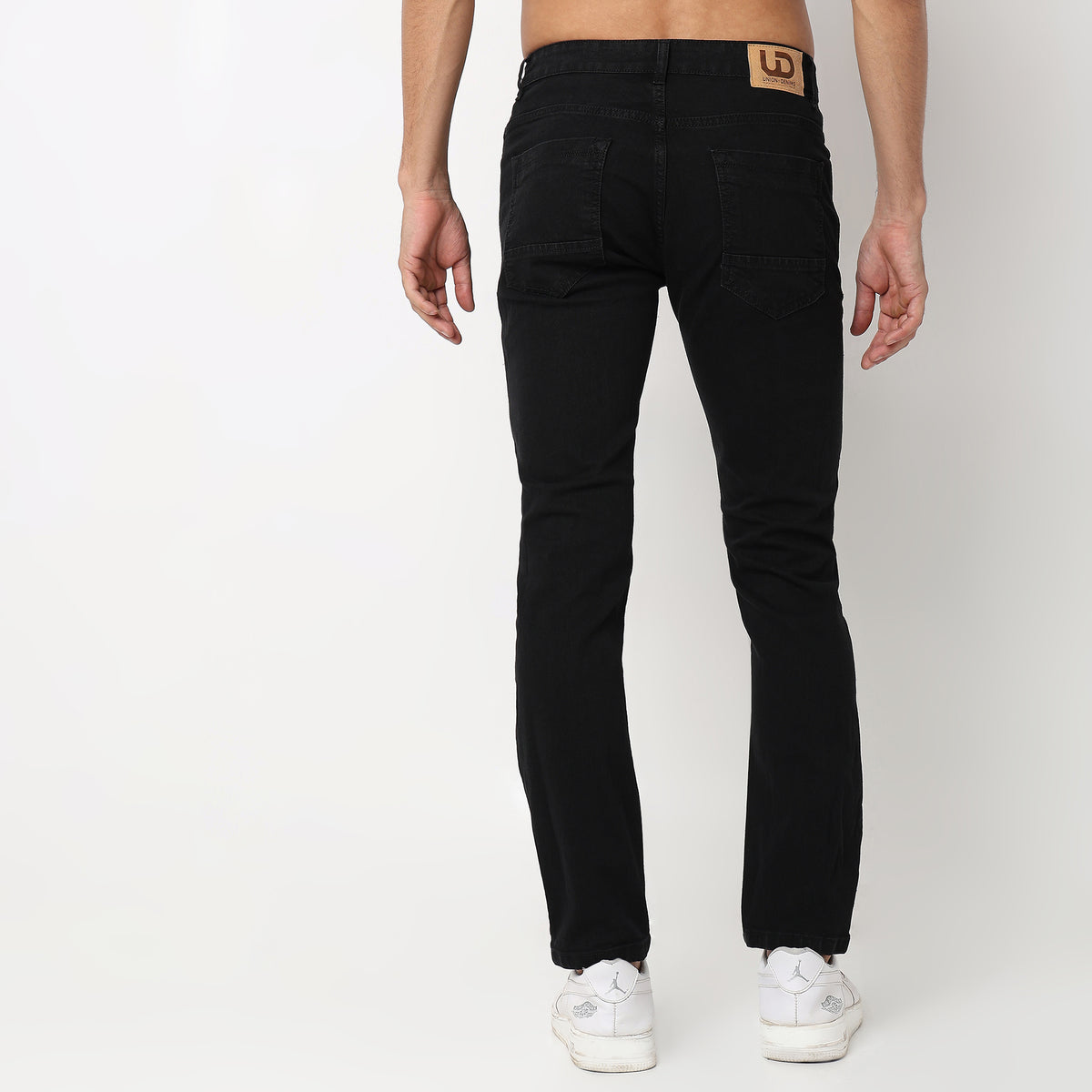 Regular Fit Solid Mid Rise Jeans