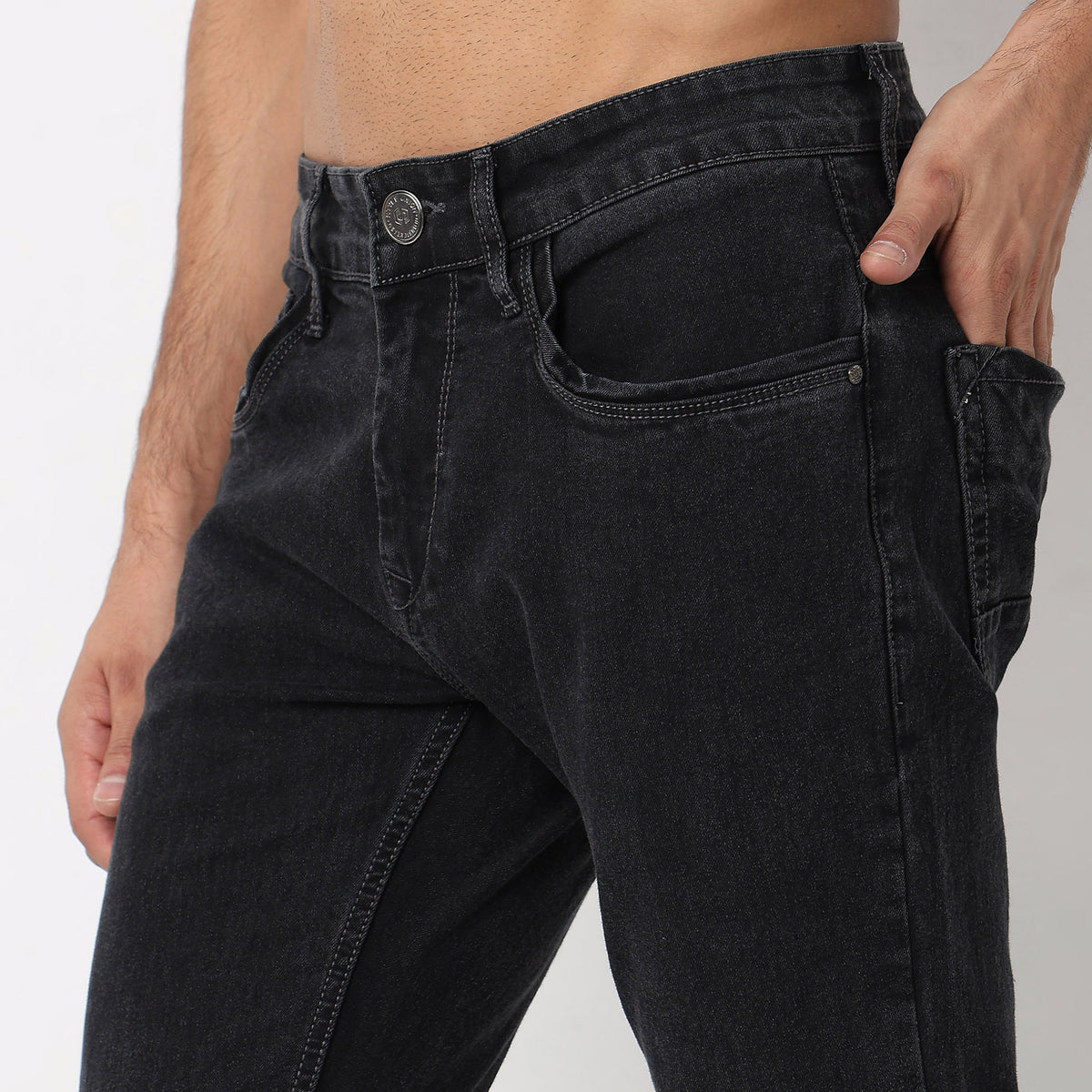 Regular Fit Solid Mid Rise Jeans