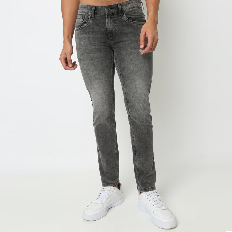 Regular Fit Solid Mid Rise Jeans