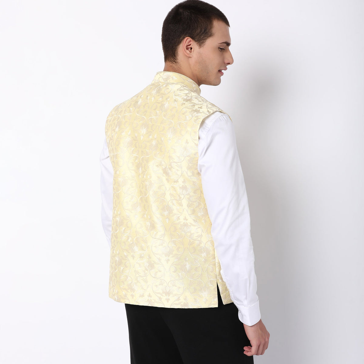 Men Wearing Regular Fit Embroidered Ethnic Jacket