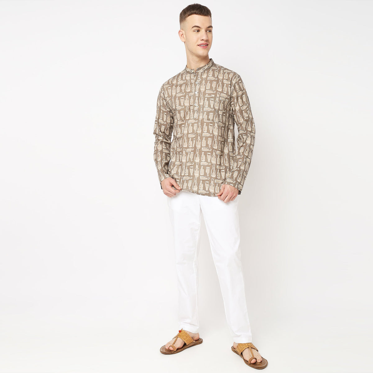 Men Wearing Slim Fit Solid Mid Rise Pyjama