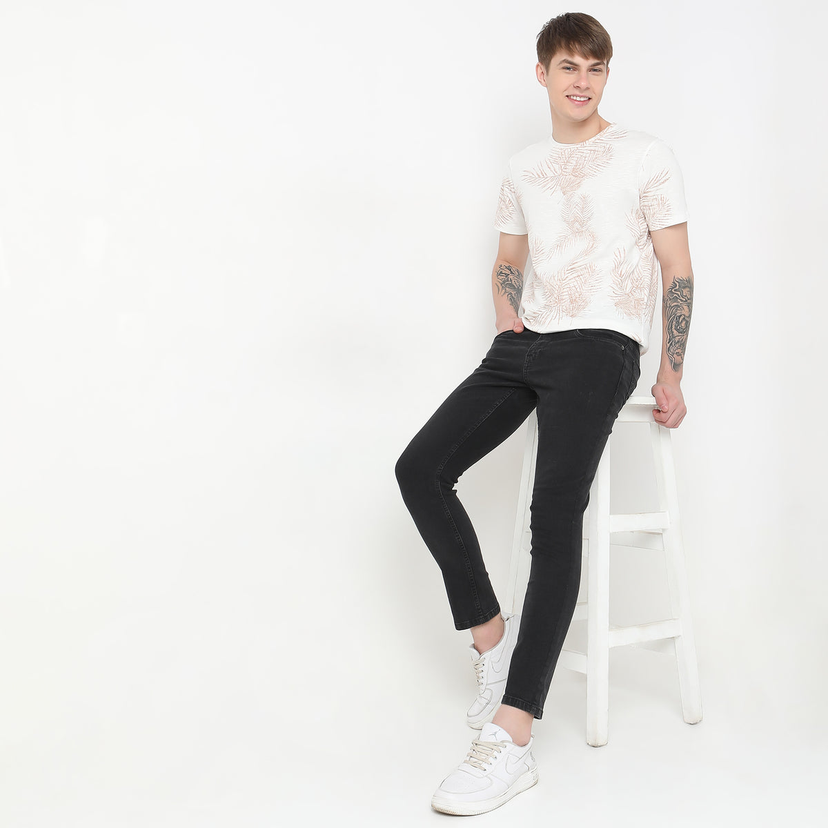 Skinny Comfort Solid Mid Rise Jeans