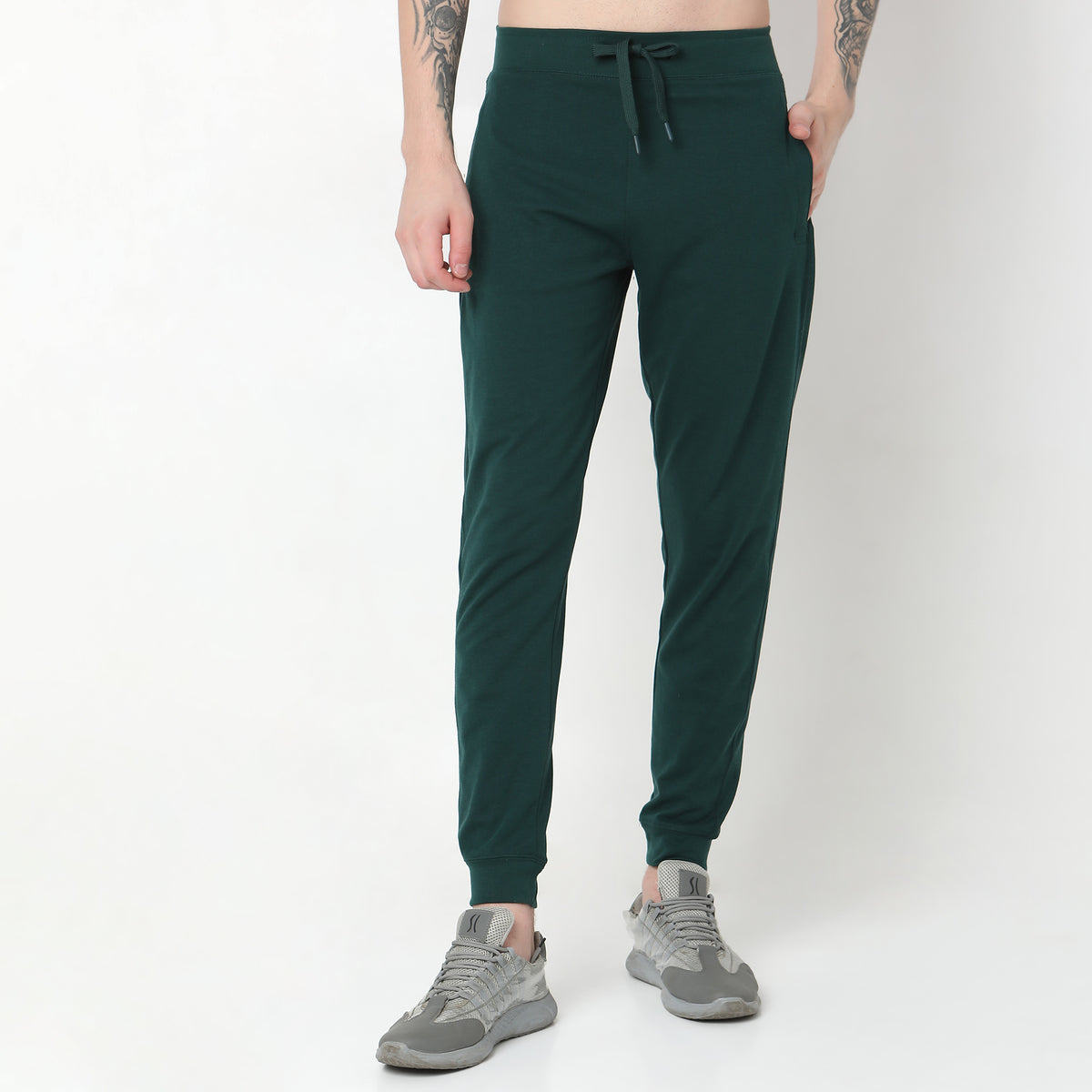 Regular Fit Solid Mid Rise Trackpants