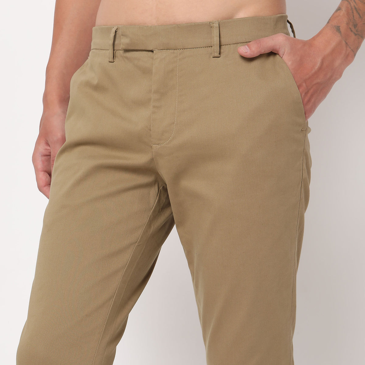 Regular Fit Solid Mid Rise Chinos