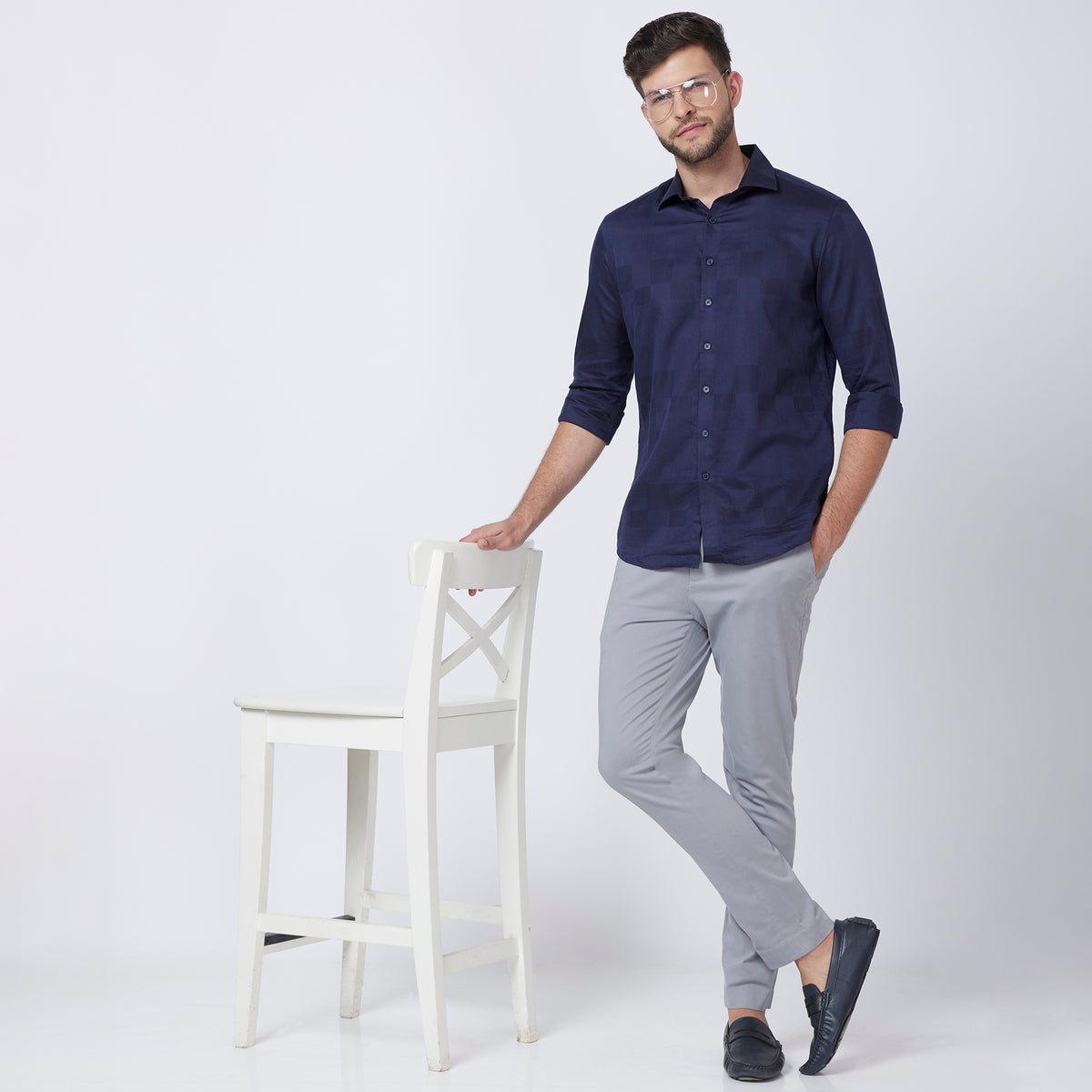 Regular Fit Solid Mid Rise Chinos