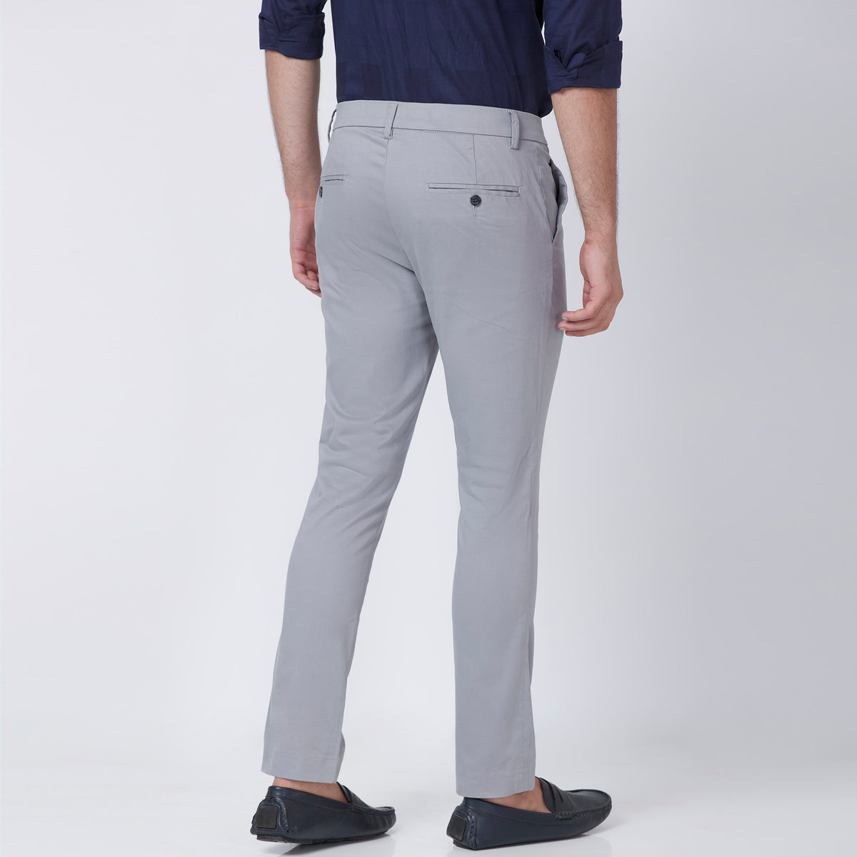 Regular Fit Solid Mid Rise Chinos