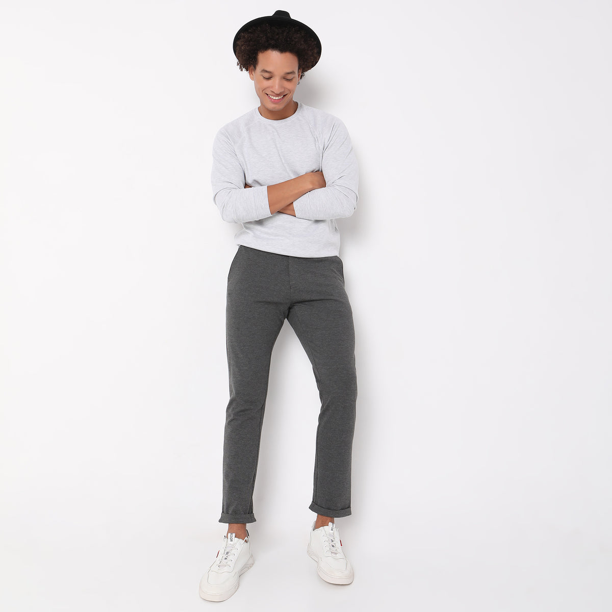 Regular Fit Solid Mid Rise Chinos