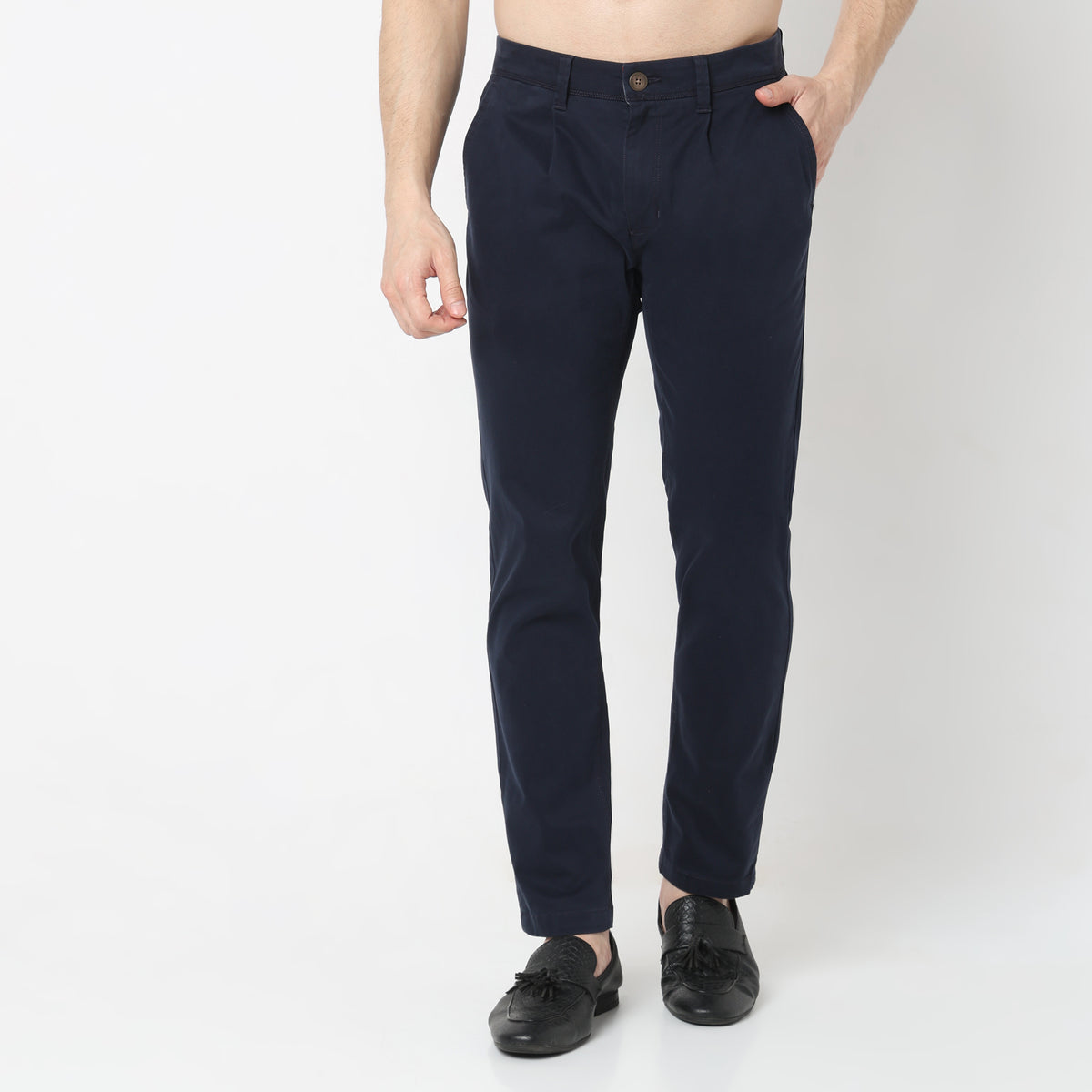 Regular Fit Solid Mid Rise Chinos