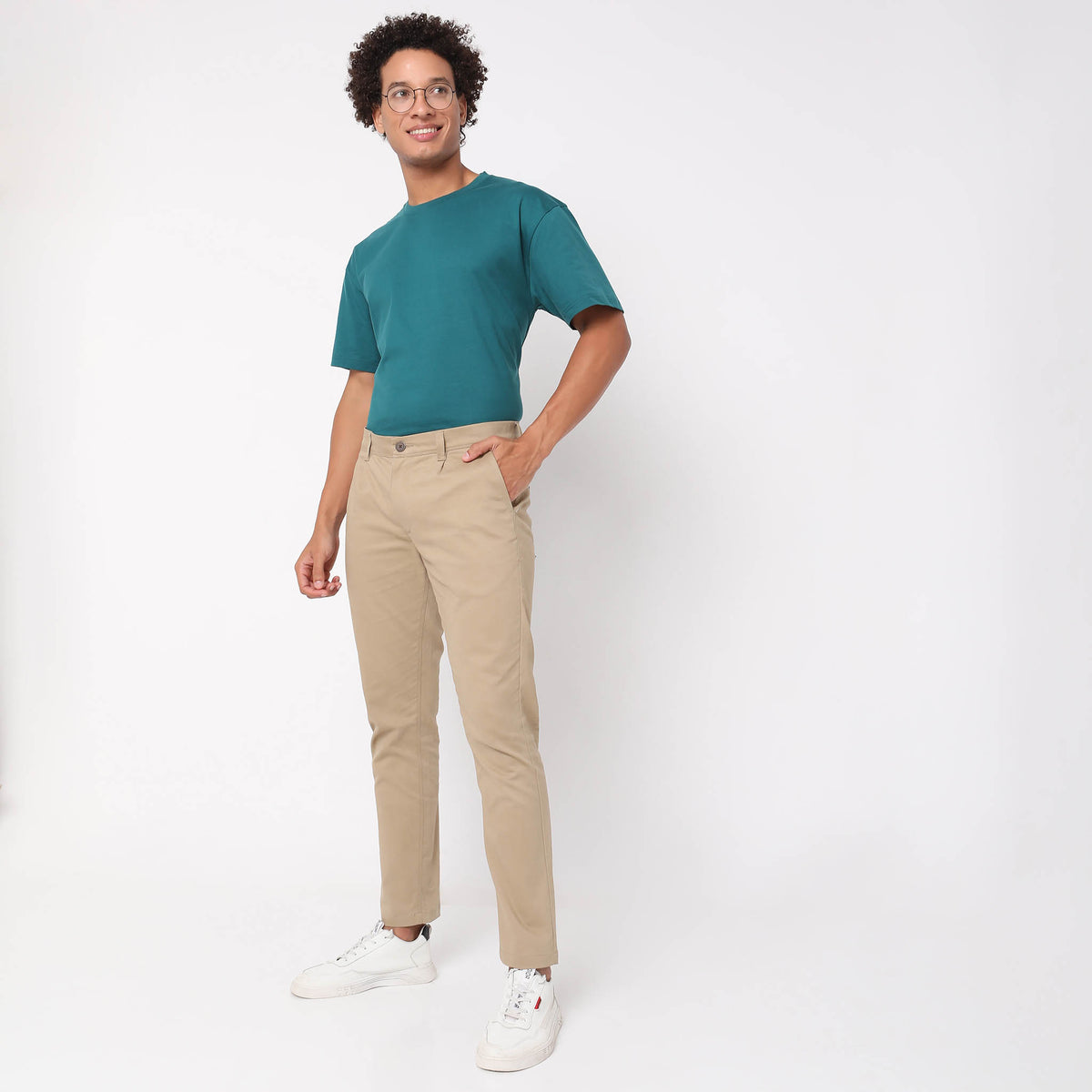 Regular Fit Solid Mid Rise Chinos