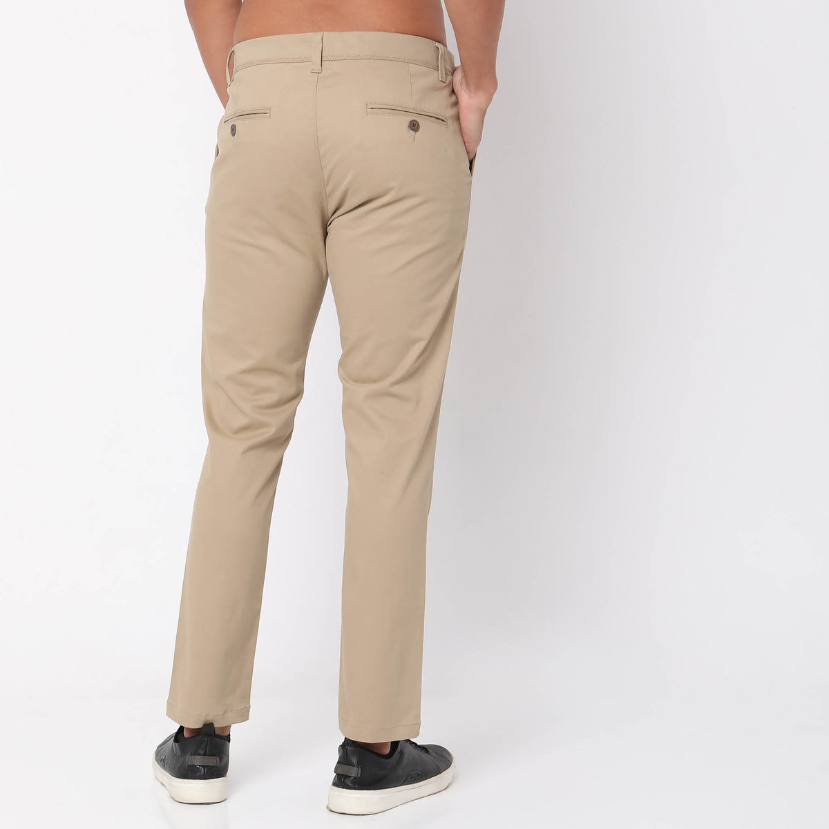 Regular Fit Solid Mid Rise Chinos