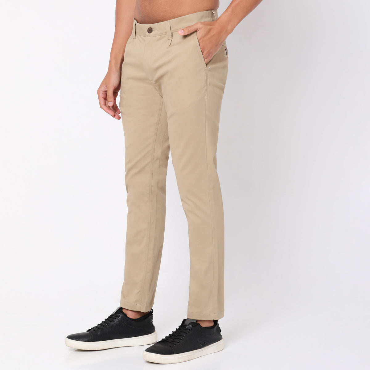 Regular Fit Solid Mid Rise Chinos