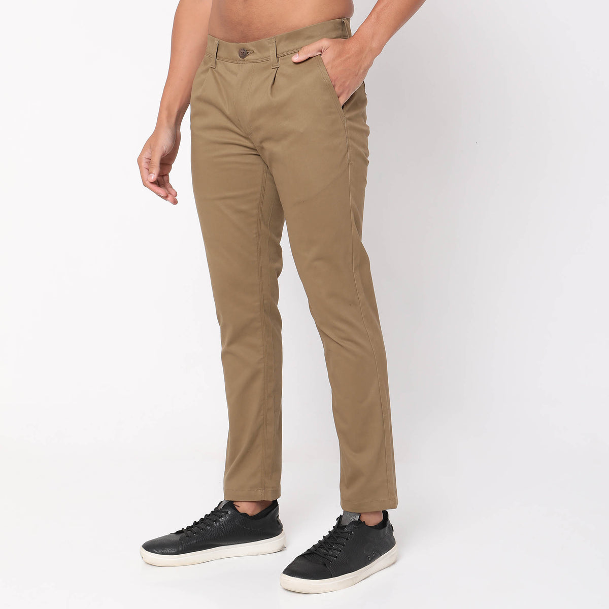 Regular Fit Solid Mid Rise Chinos