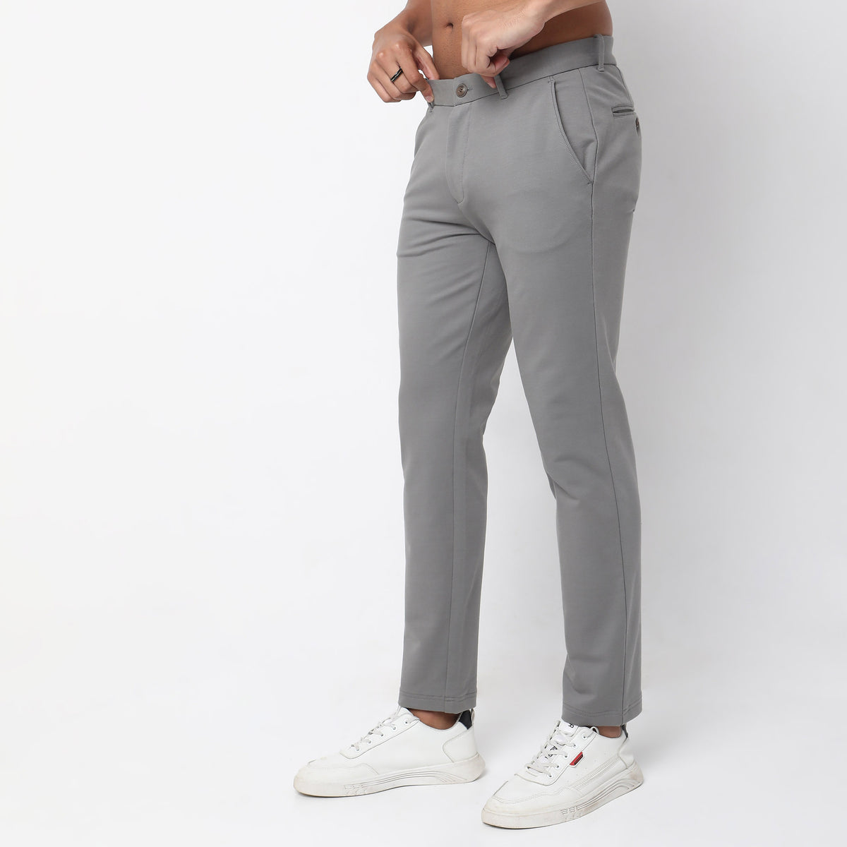 Regular Fit Solid Mid Rise Chinos