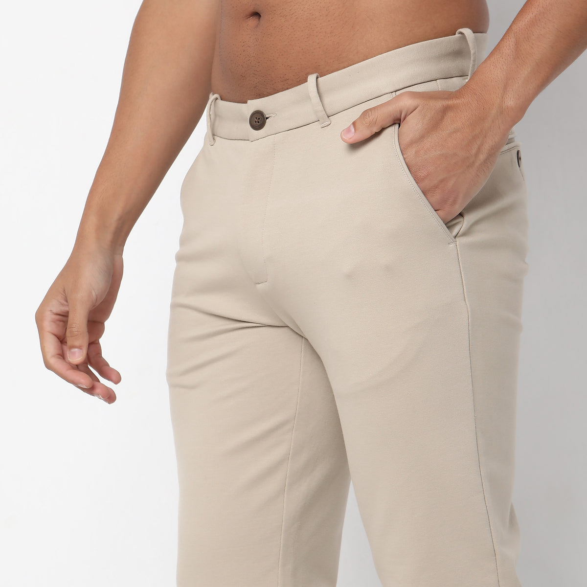 Regular Fit Solid Mid Rise Chinos