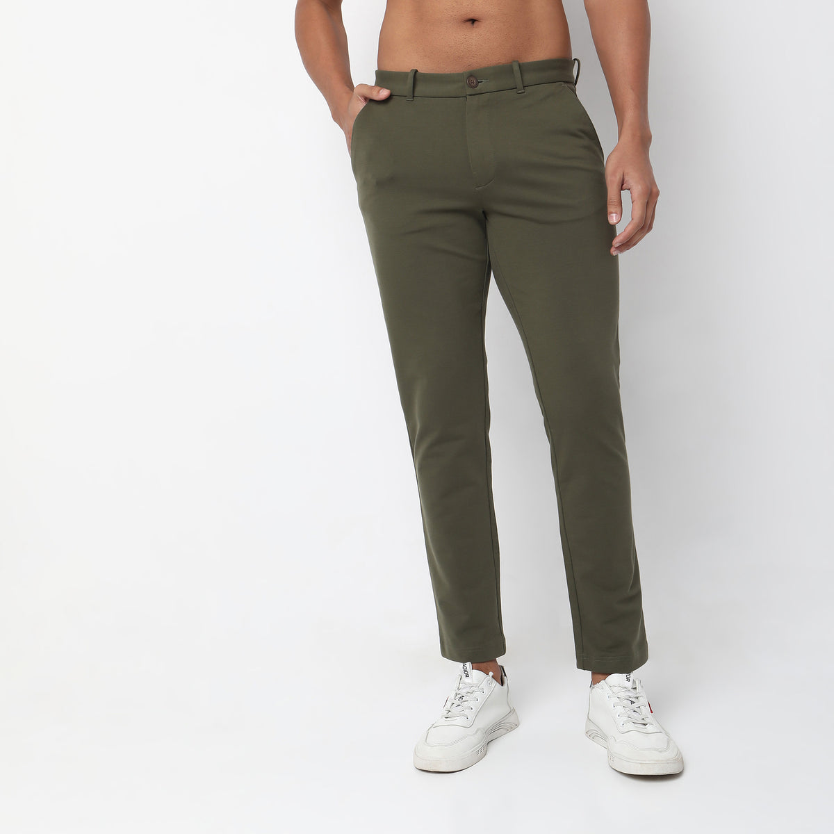 Regular Fit Solid Mid Rise Chinos