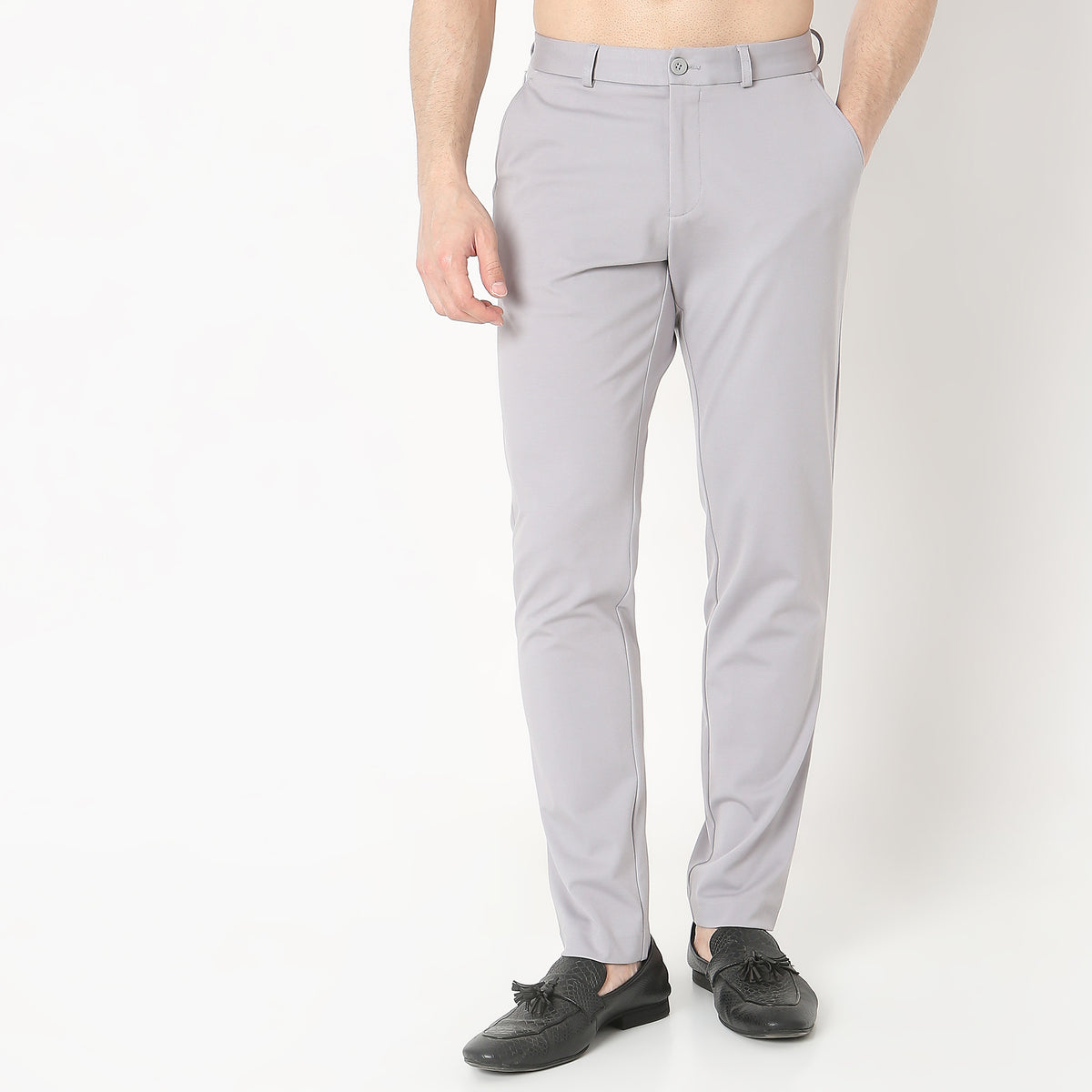 Regular Fit Solid Mid Rise Chinos