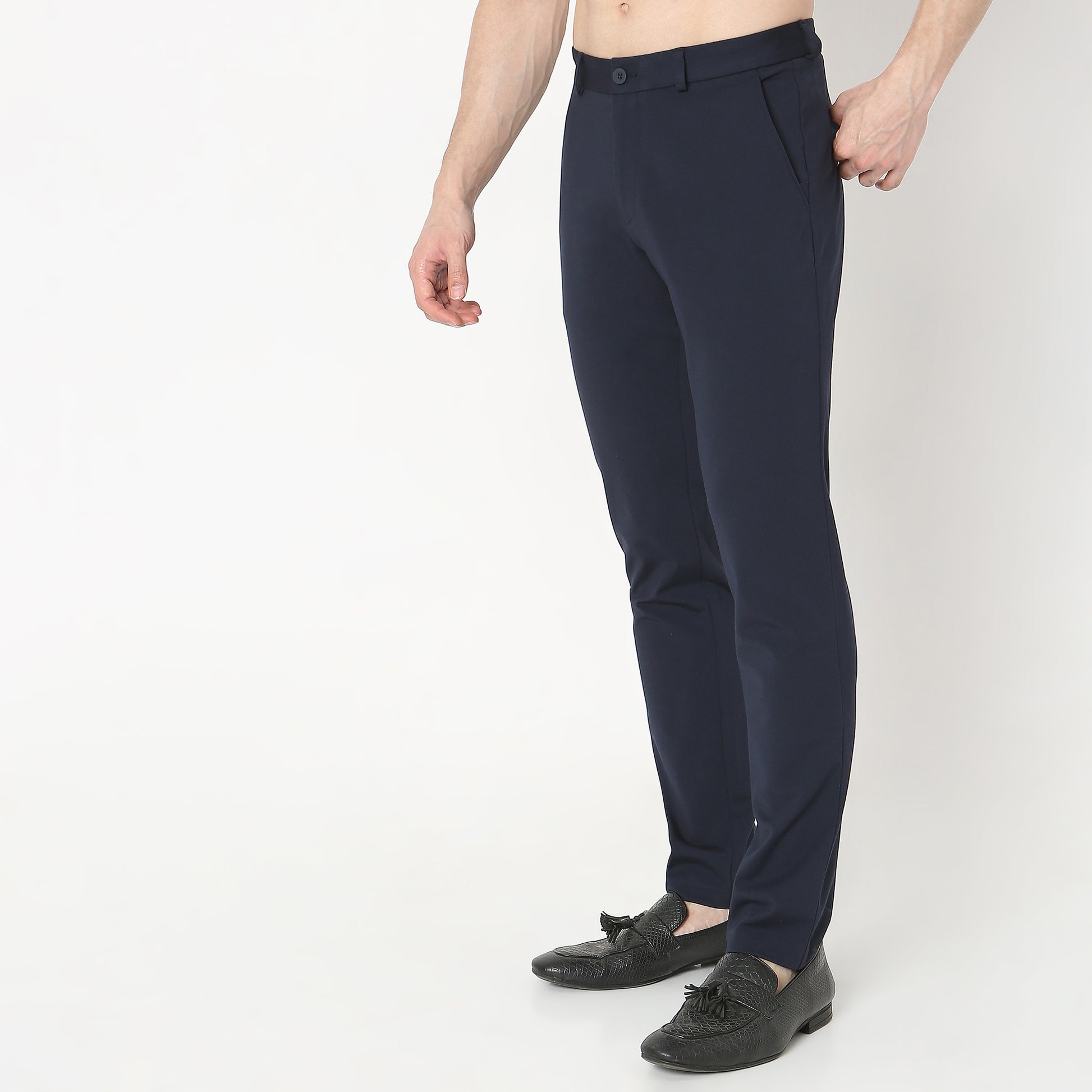 Regular Fit Solid Mid Rise Chinos